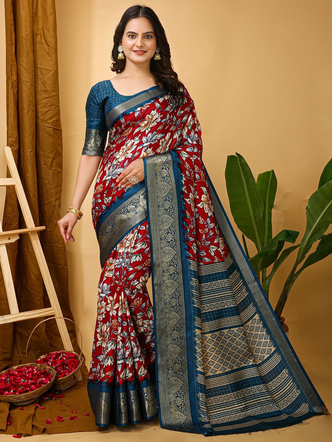 

KALINI Floral Printed Sungudi Saree, Red