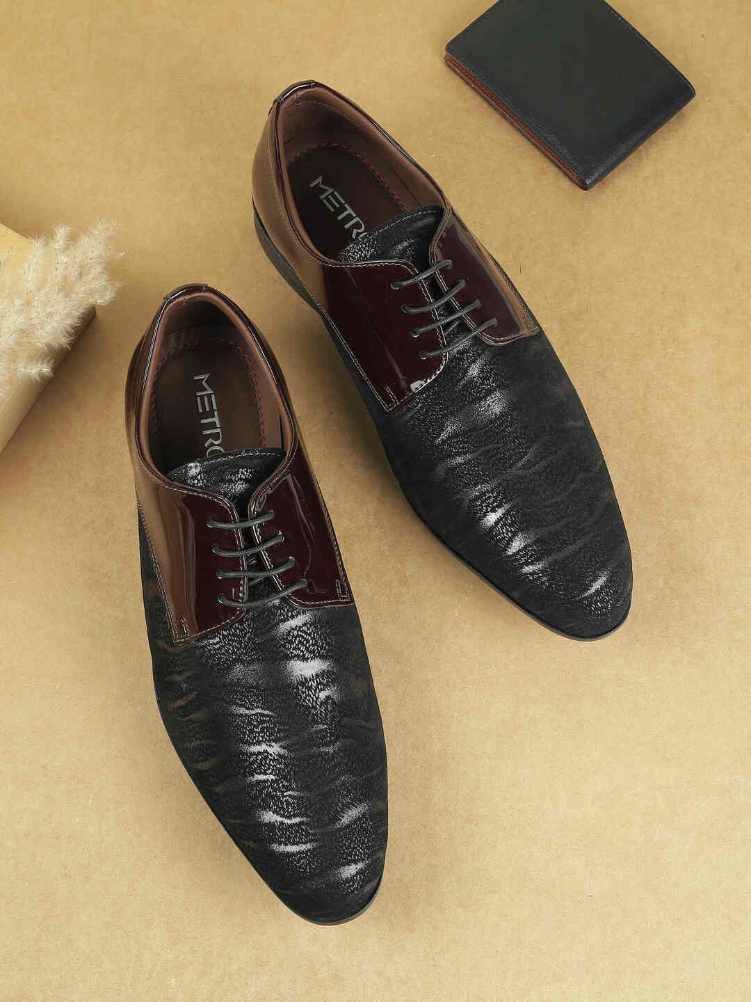 

Metro Men Textured Leather Formal Derbys Shoes, Brown