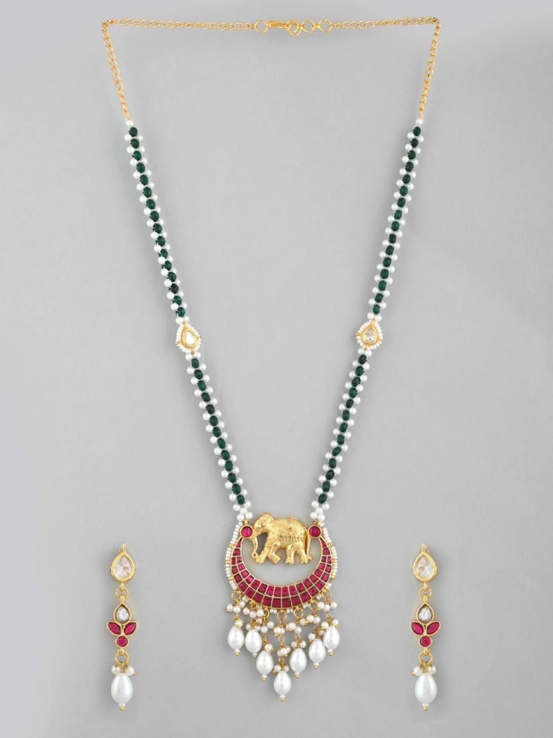 

STYYO Gold-Plated Kundan Stone Studded & Beaded Jewellery Set