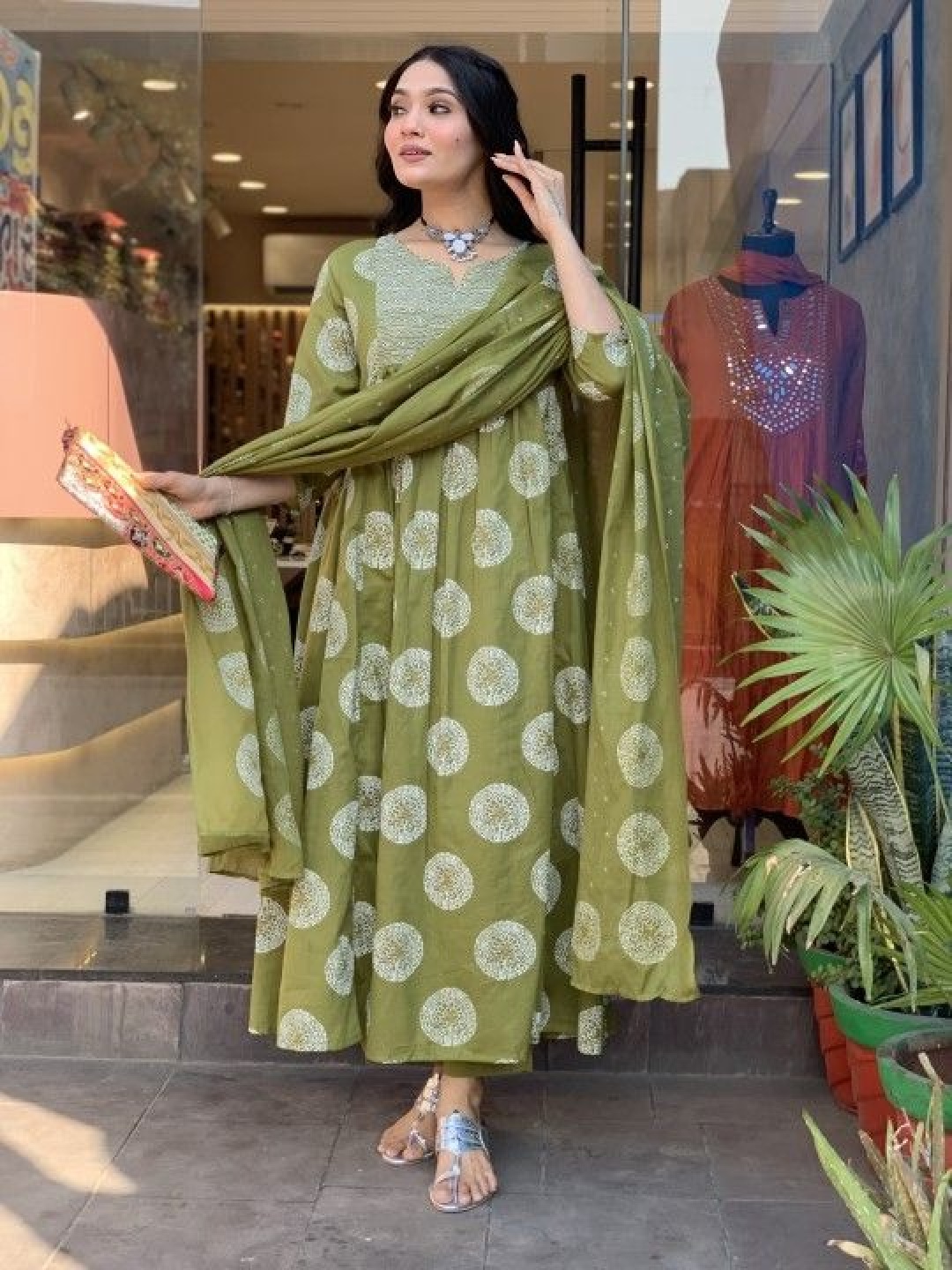 

SIJOPA Women Floral Yoke Design Regular Pure Cotton Kurti with Palazzos & With Dupatta, Green