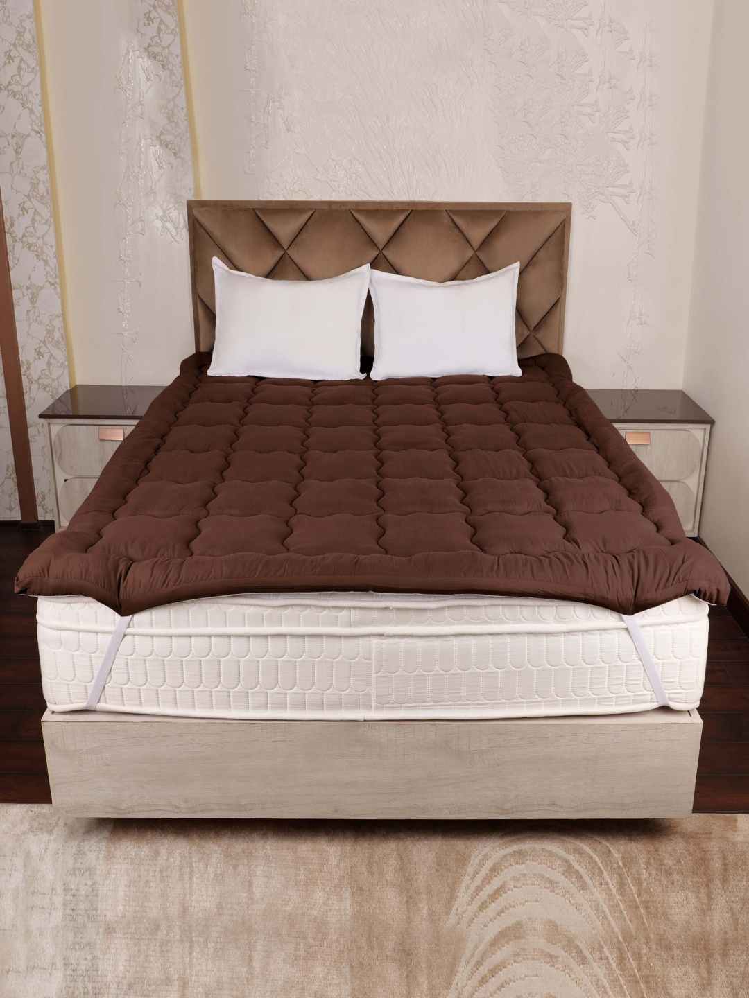 

AJISH Brown Polyester Breathable Mattress Protector