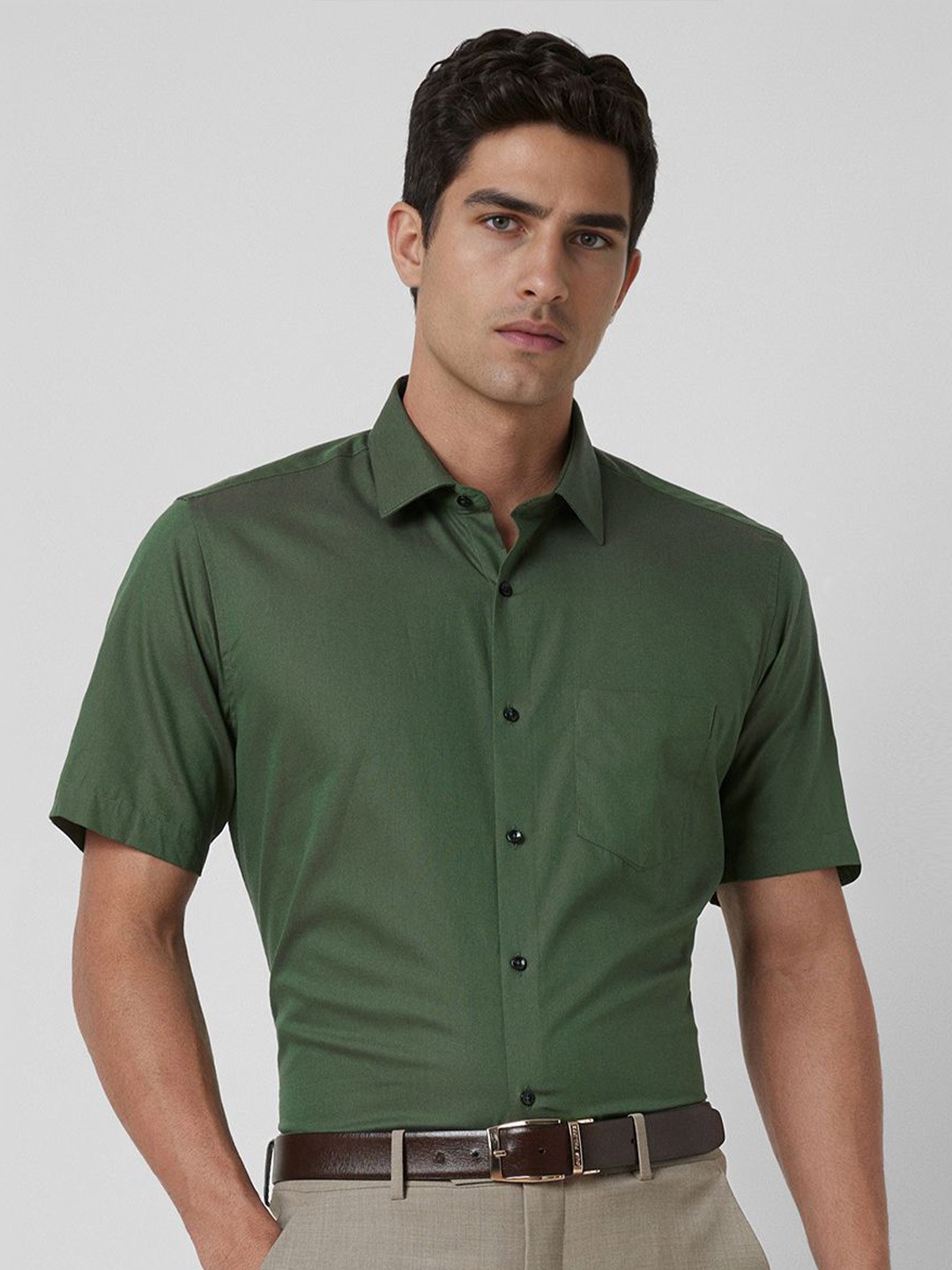 

Van Heusen Men Spread Collar Solid Cotton Casual Shirt, Green