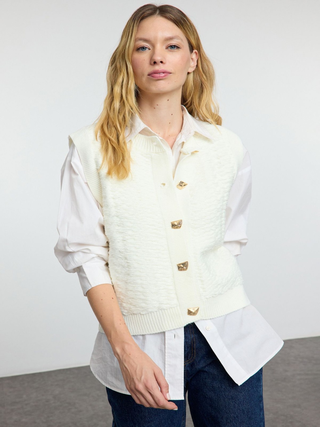 

Trendyol Acrylic Round Neck Waistcoat, Cream
