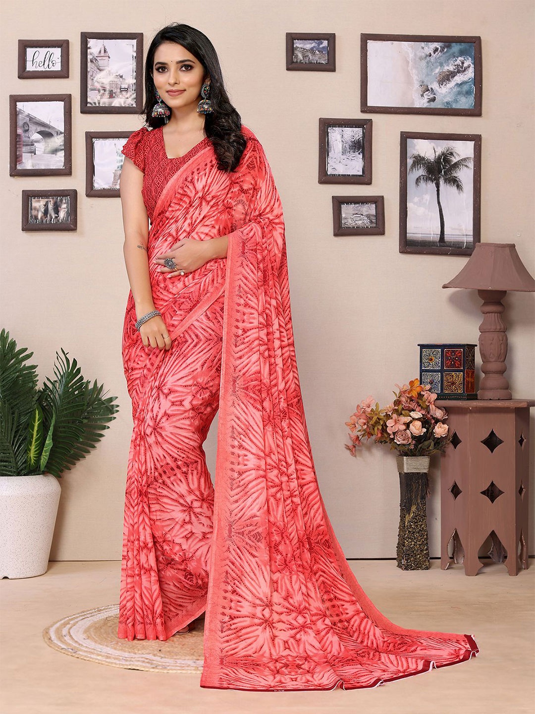 

Moda Rapido Abstract Printed Saree, Red