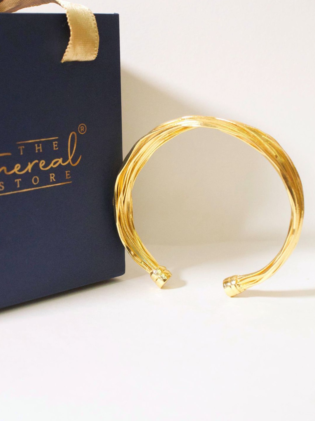 

The Ethereal Store Chunky Streak Gold-Plated Cuff Bracelet