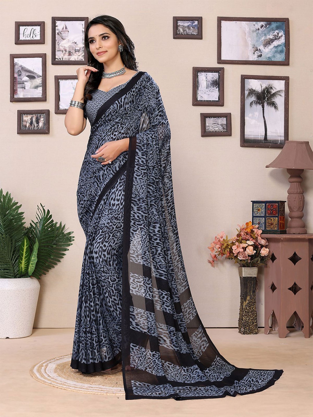 

Moda Rapido Abstract Printed Saree With Blouse Piece, Grey