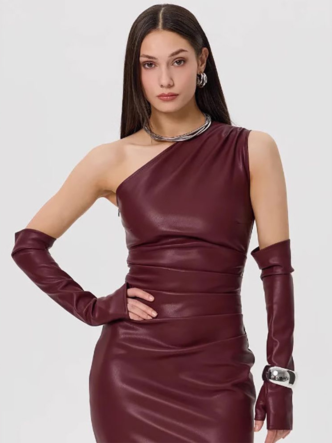 

StyleCast x Revolte One Shoulder Cold-Shoulder Bodycon Midi Dress, Maroon