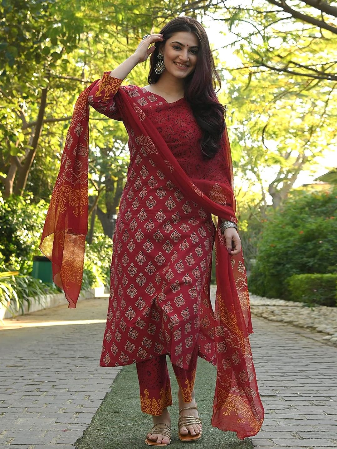

Moda Rapido Ethnic Motifs Printed Sweetheart Neck Straight Kurta With Trouser And Dupatta, Red