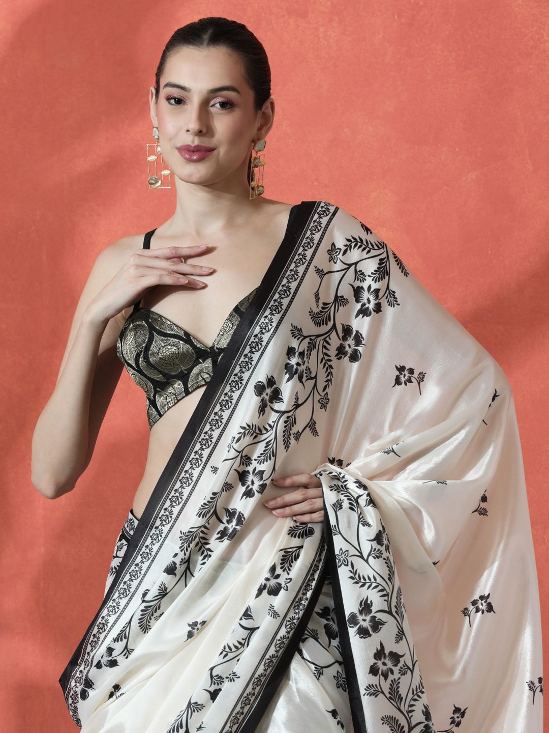 

Sangria Ready to wear Satin Floral Digital Printed Saree, Off white