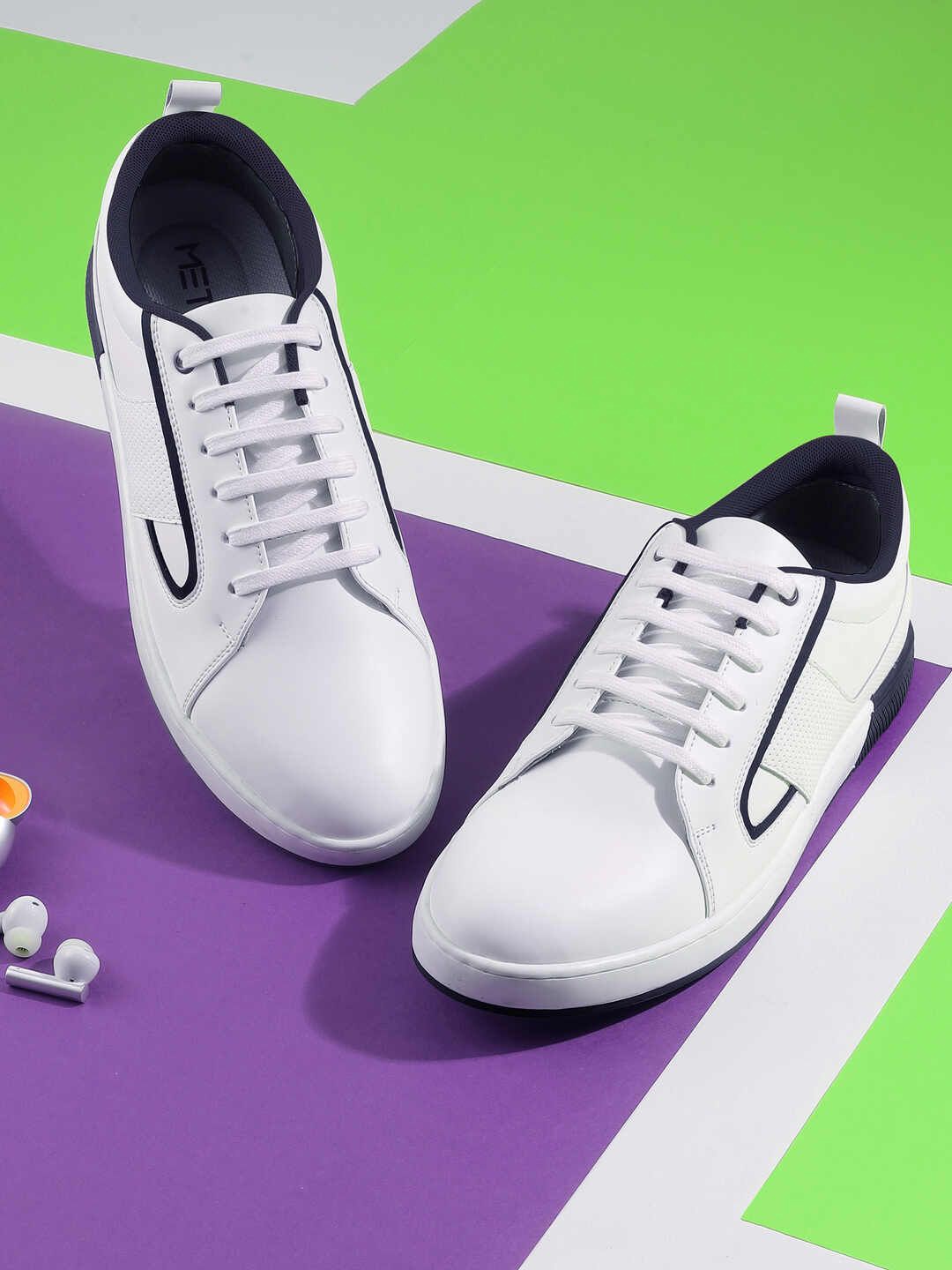 

Metro Men Colourblocked Leather Sneakers, White