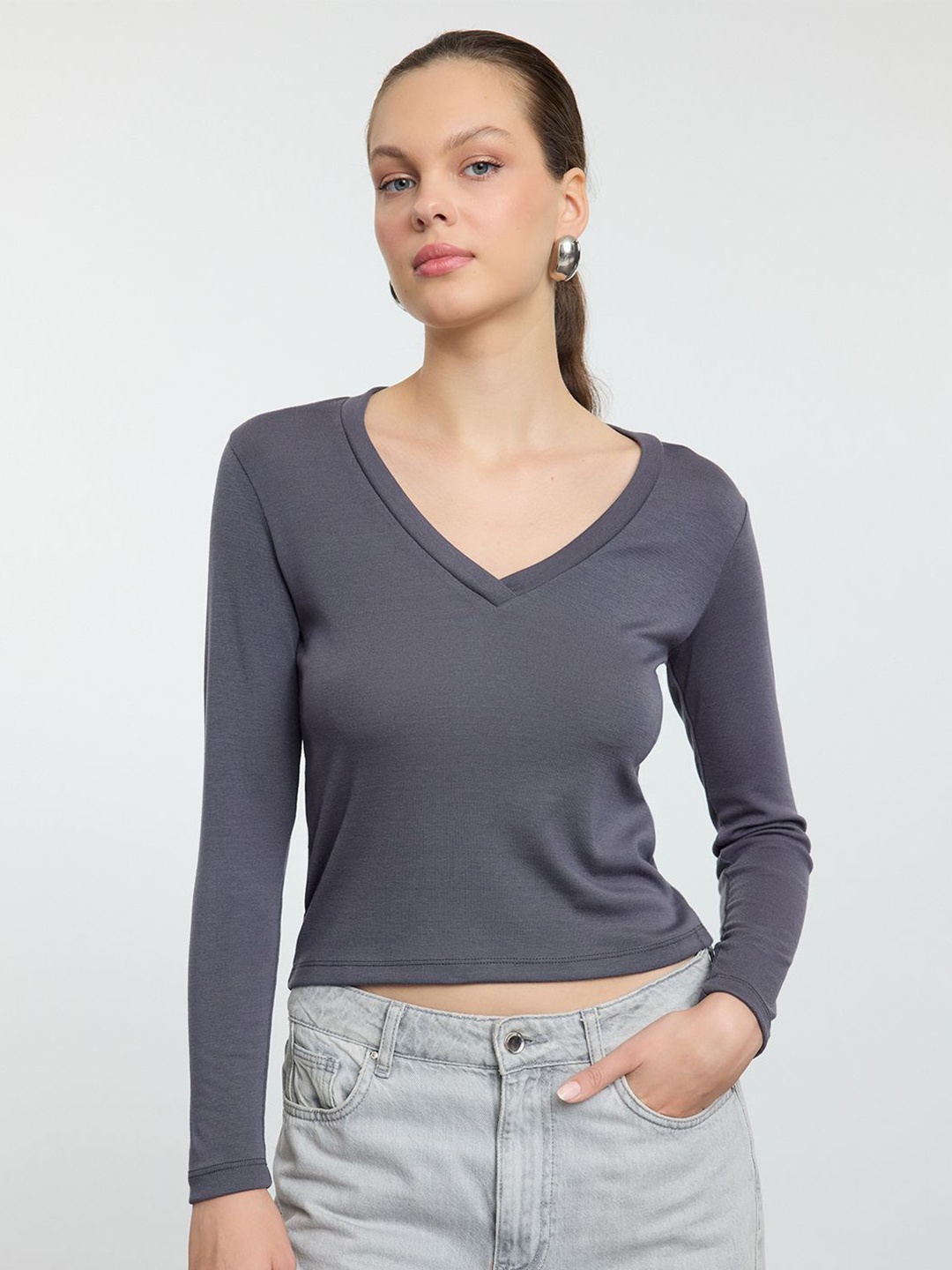 

Trendyol Women V-Neck Crop Top, Grey