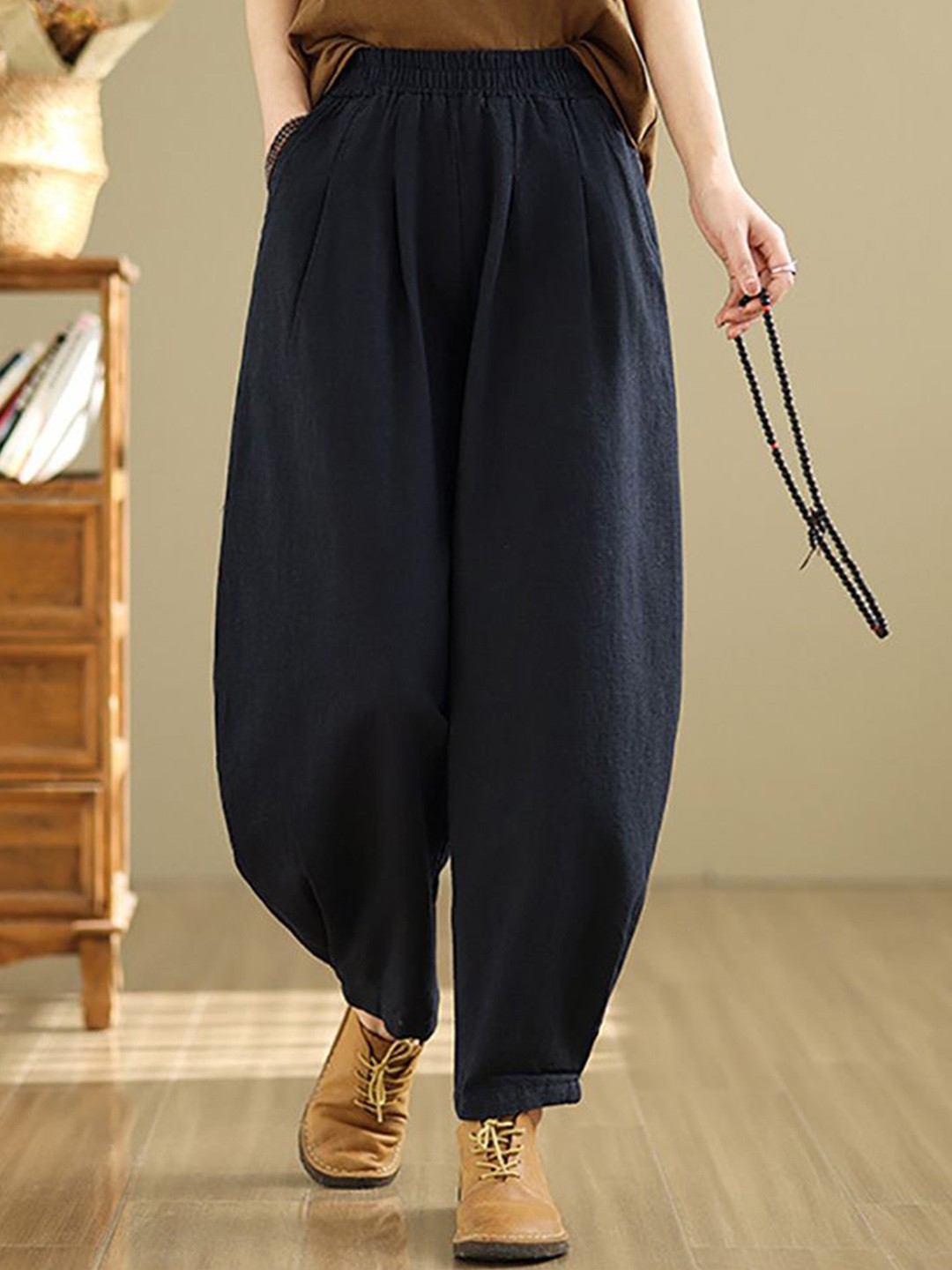 

StyleCast x Revolte Women High-Rise Easy Wash Pleated Trousers, Black