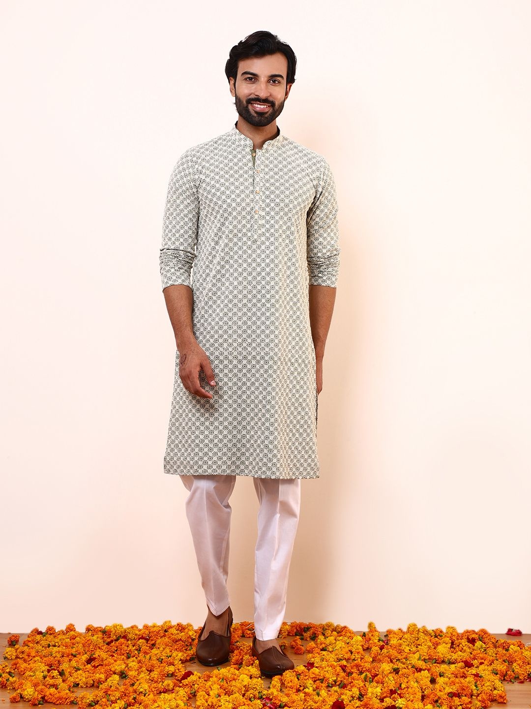 

Satwaa Floral Embroidered Mandarin Collar Thread Work Straight Kurta, Green