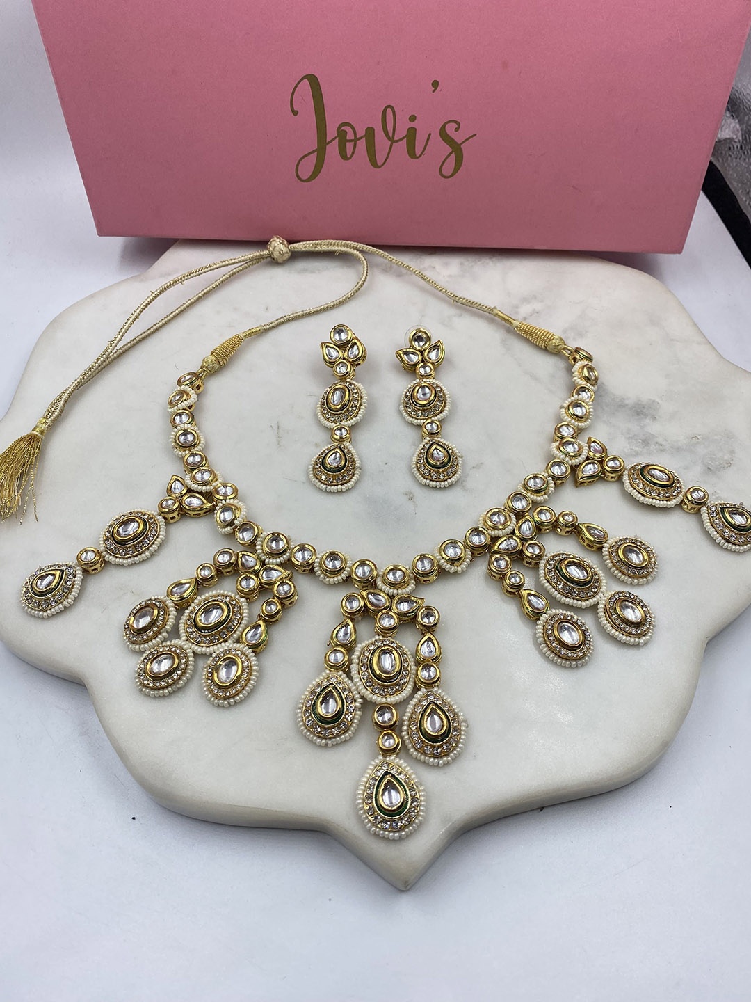 

JOVI'S JEWELS Kundan-Studded & Beaded Jewellery Set, Gold