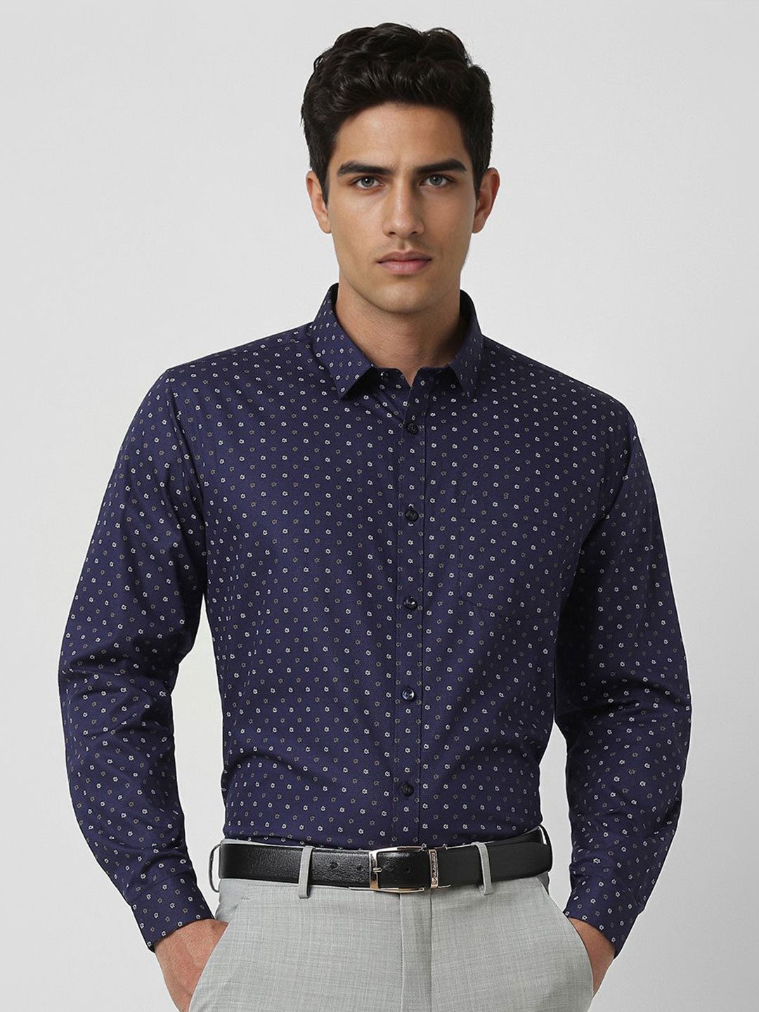 

V Dot Men Slim Fit Spread Collar Floral Printed Cotton Formal Shirt, Navy blue