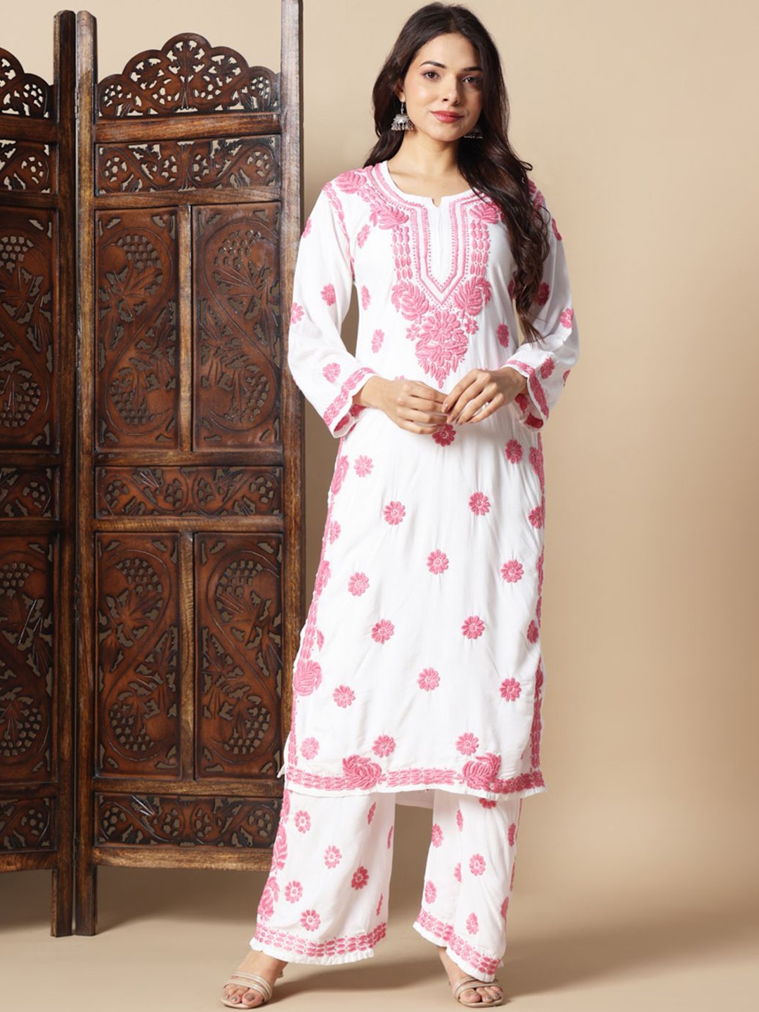 

Fashionable Luxurious Plus Size 3d Floral Chikankari Notch Neck Kurta with Palazzo, Pink