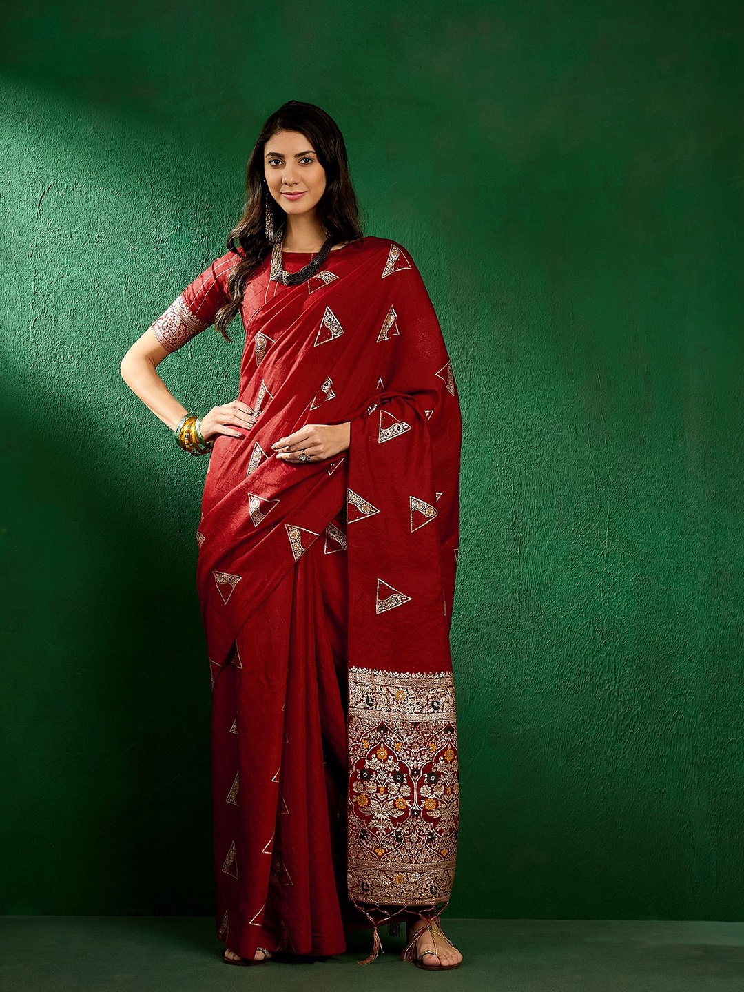 

Mitera Woven Design Zari Banarasi Saree, Maroon