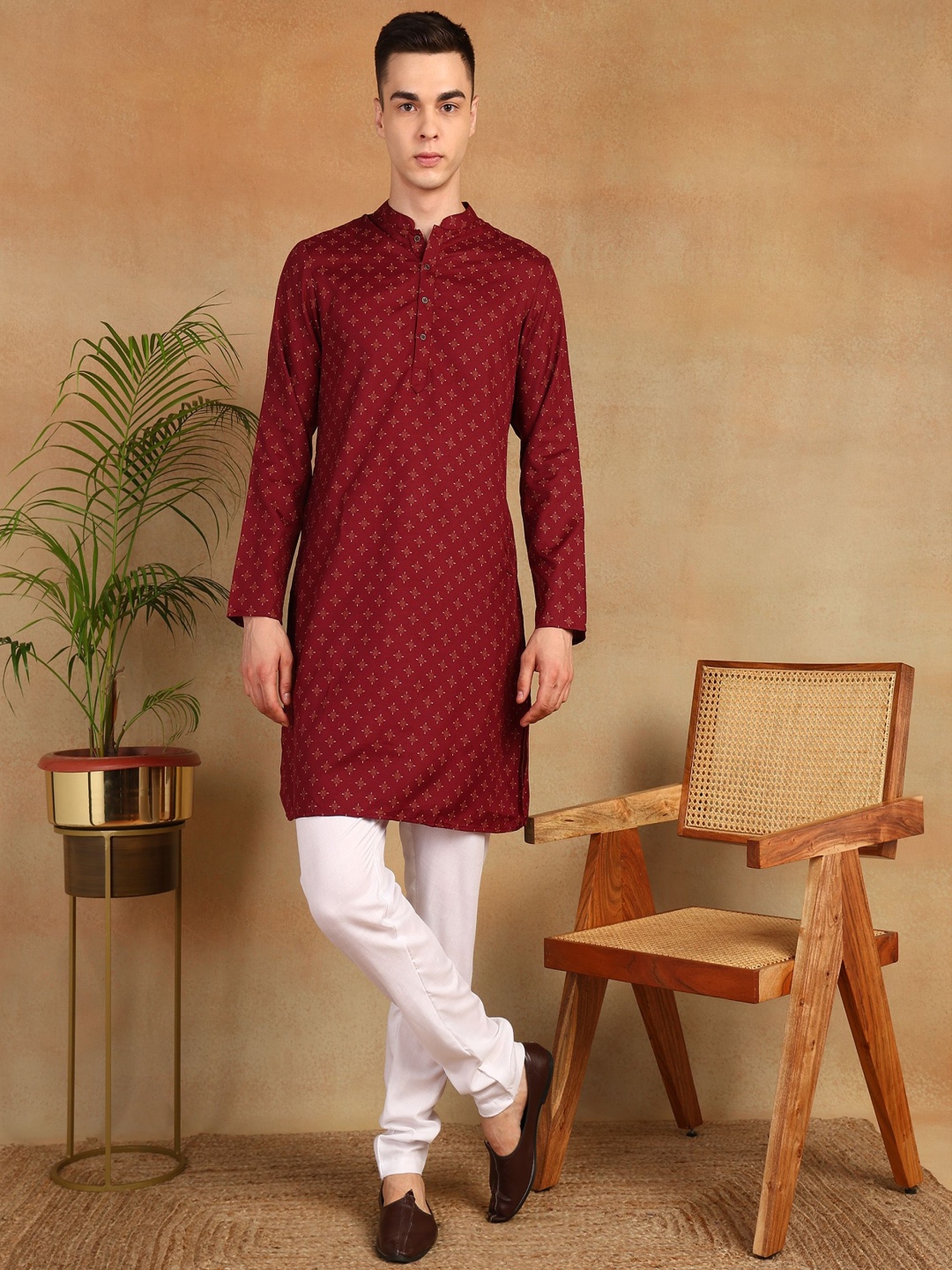 

Anouk Red and Pink Ethnic Motifs Printed Mandarin Collar Straight Kurta