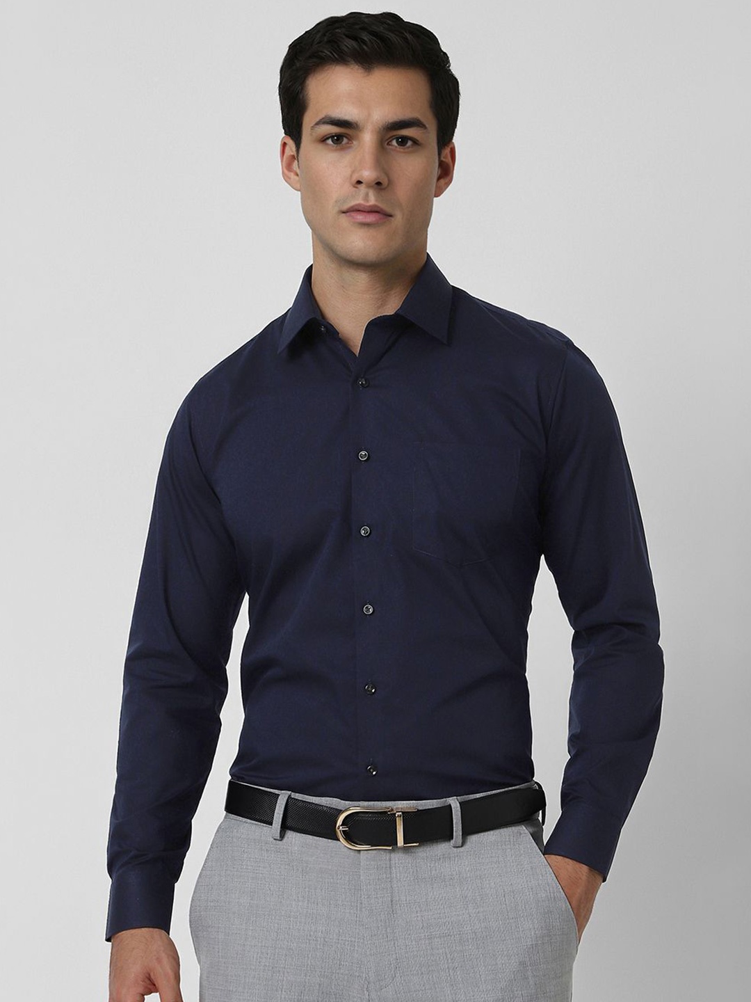 

Van Heusen Men Slim Fit Spread Collar Solid Cotton Formal Shirt, Navy blue