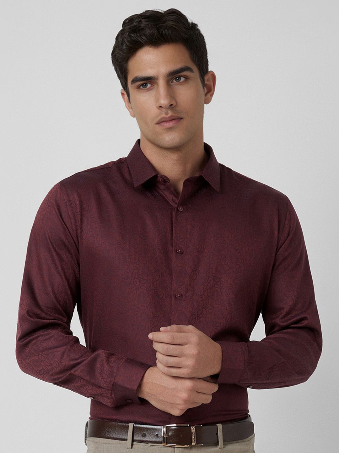 

V Dot Men Slim Fit Spread Collar Abstract Printed Cotton Formal Shirt, Maroon