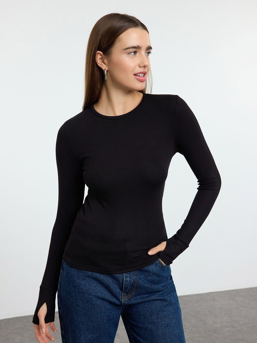 

Trendyol Women Round Neck Fitted Top, Na