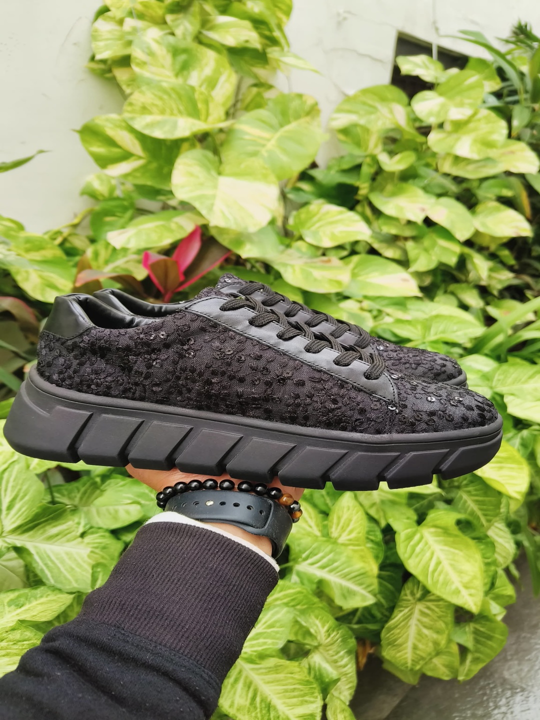 

Fresh 1947 Feet Women Beaded Customized Ethnic Sneakers, Black