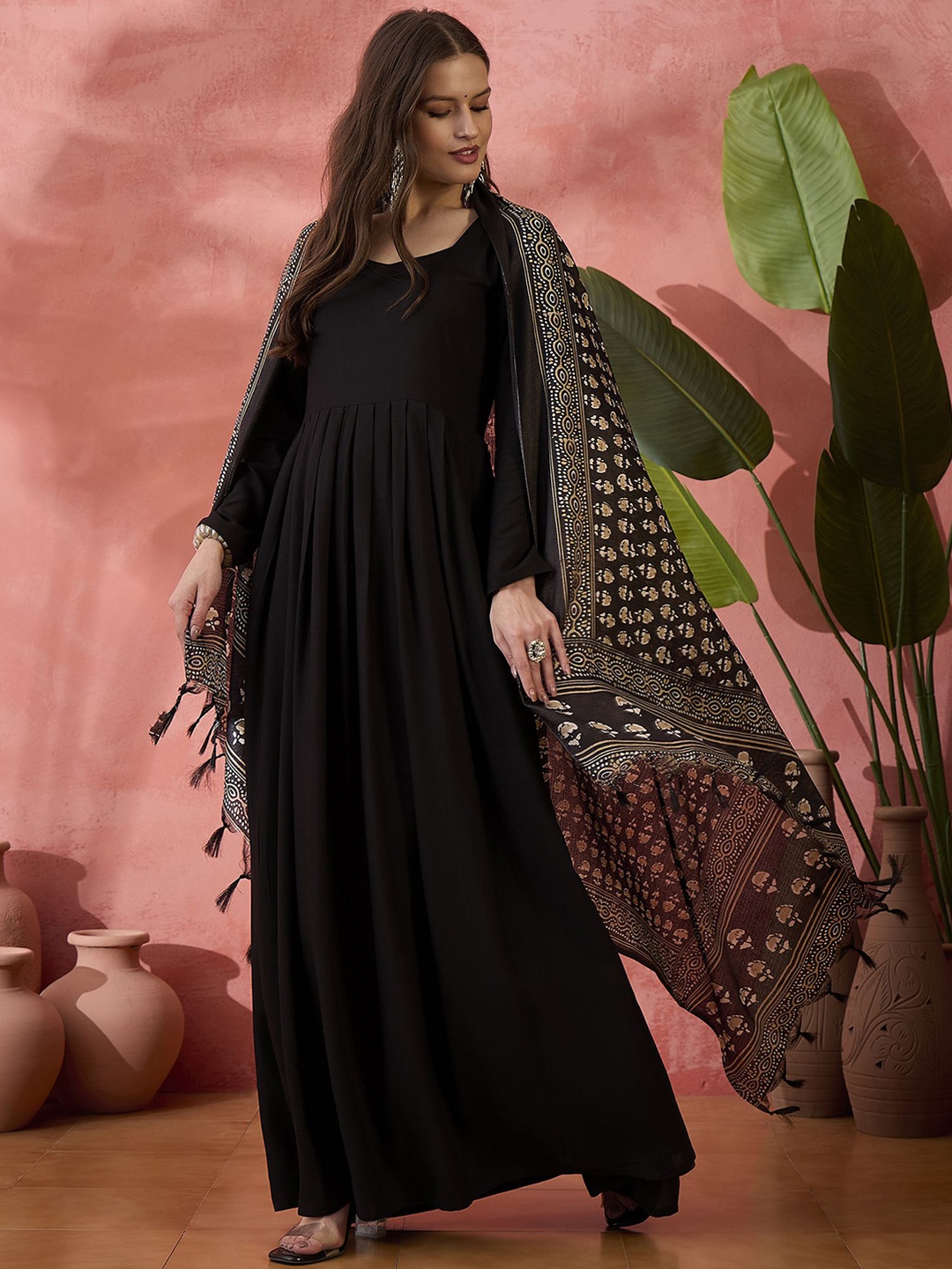 

InWeave Sweetheart Neck Empire Style Anarkali Kurta With dupatta, Black