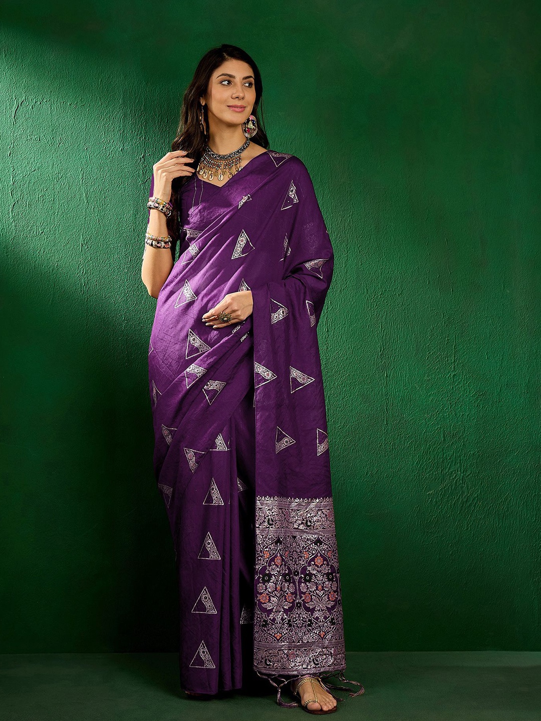 

KALINI Women Woven Design Zari Banarasi Saree, Purple