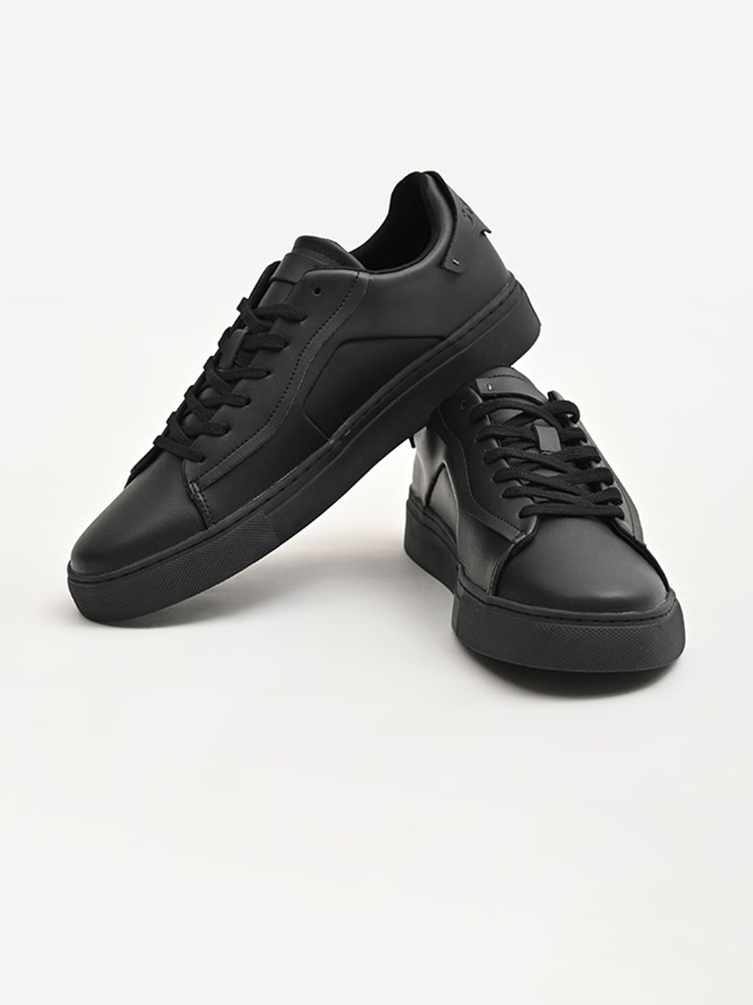 

Snitch Men Black Casual Shoes