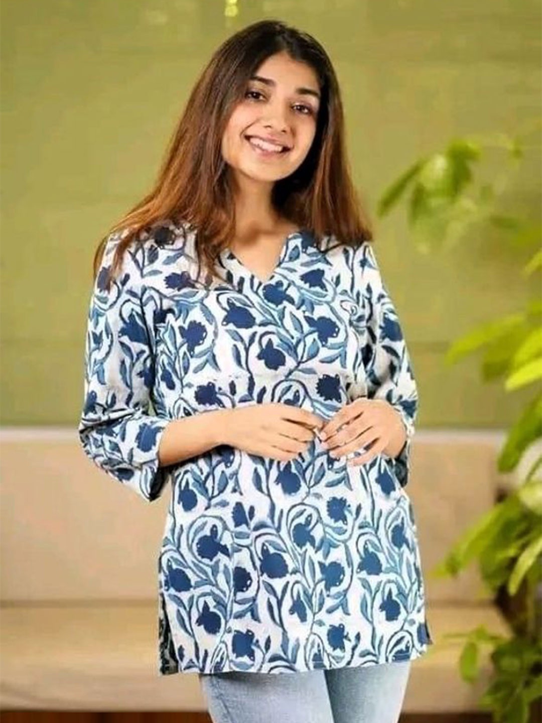 

HYTEN Women Floral Printed Kurti, White