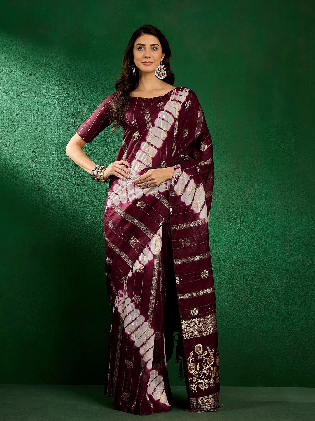 

KIMISHA Woven Design Tie and Dye Zari Saree, Purple