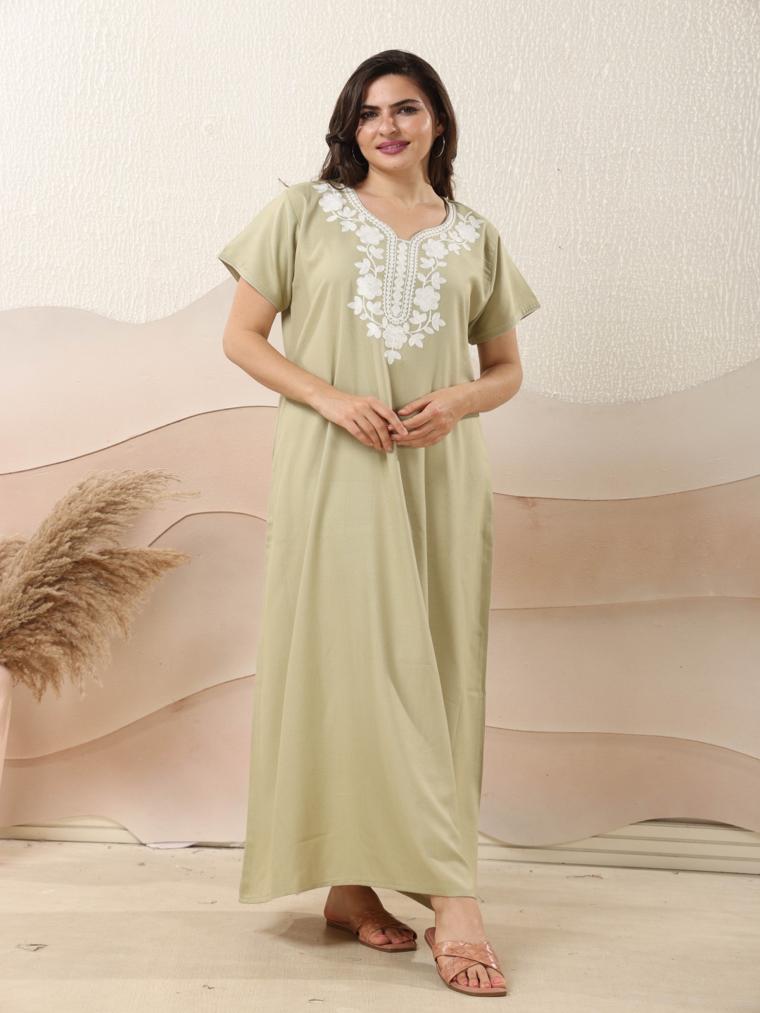 

EASY MOM Embroidered Maxi Dress, Green