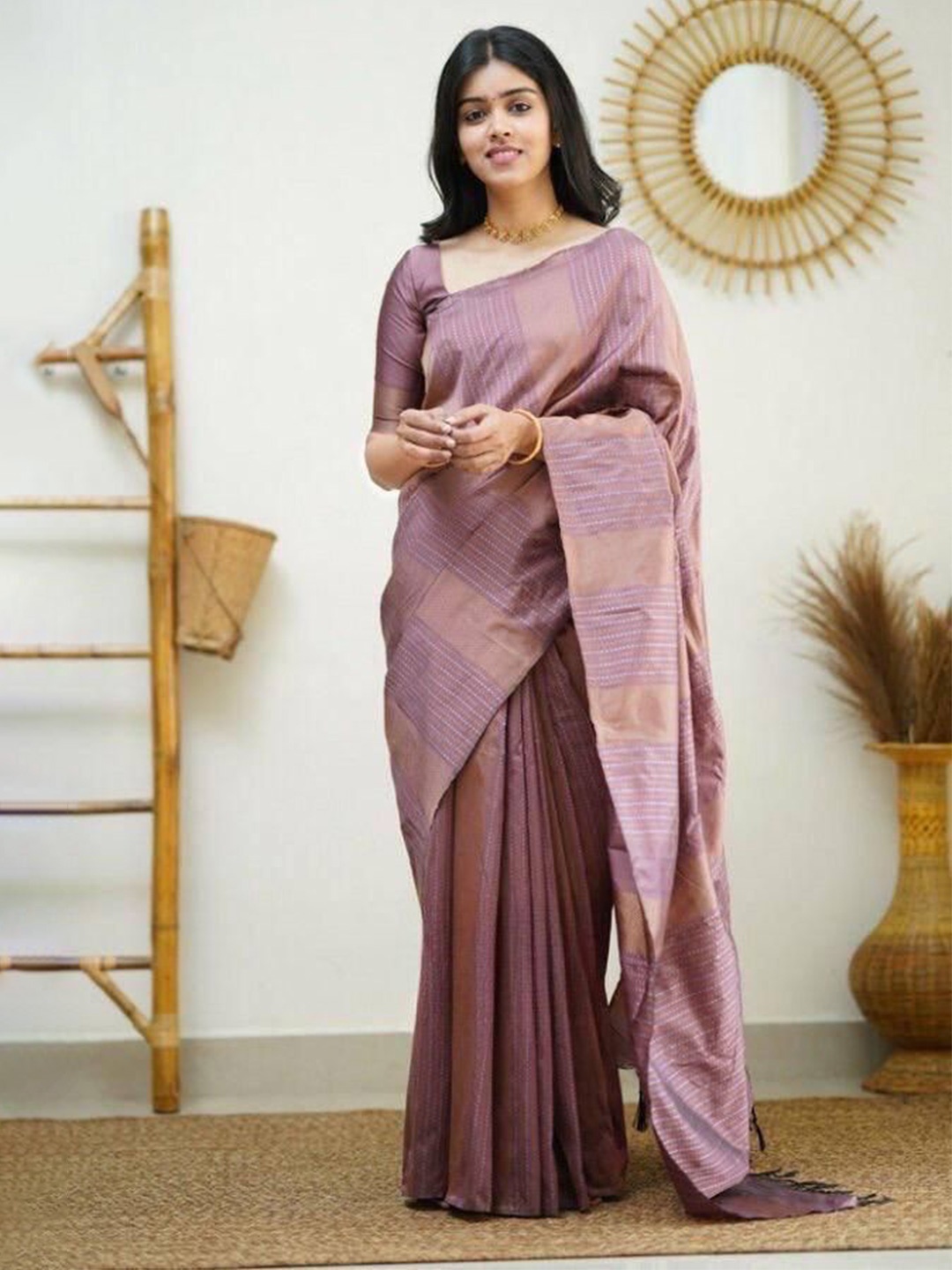 

Manu Designer Woven Design Zari Saree, Purple