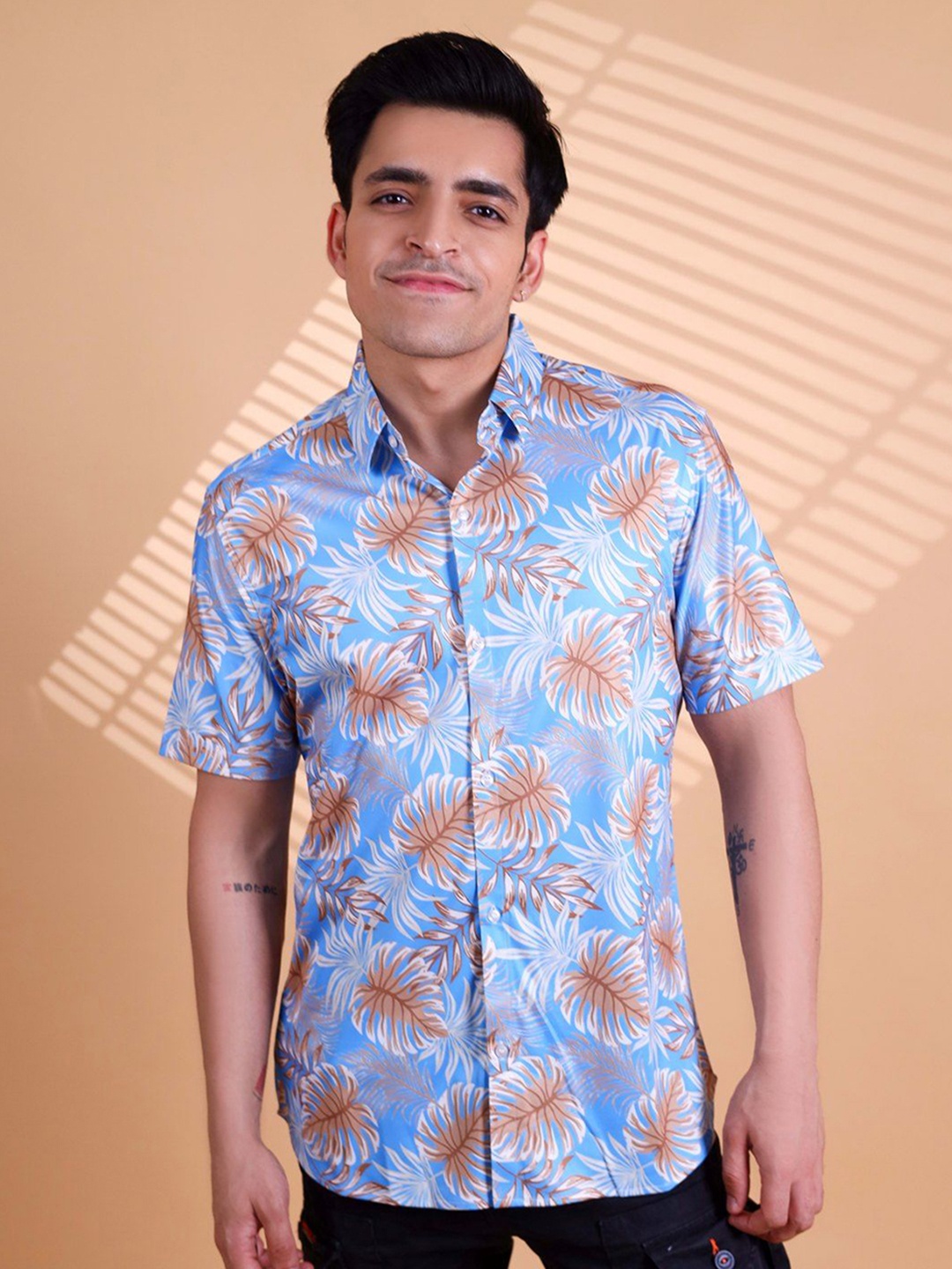 

Fesner Men Floral Printed Casual Shirt, Blue