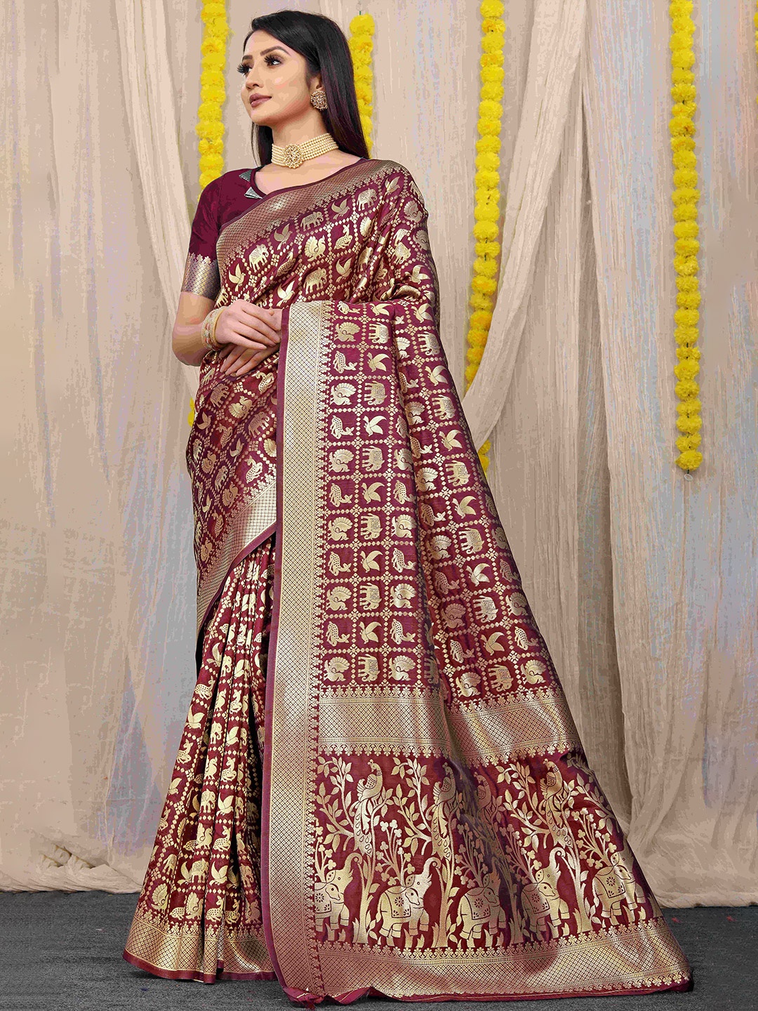 

amirat Ethnic Mofits Woven Design Zari Pure Silk Banarasi Saree, Maroon