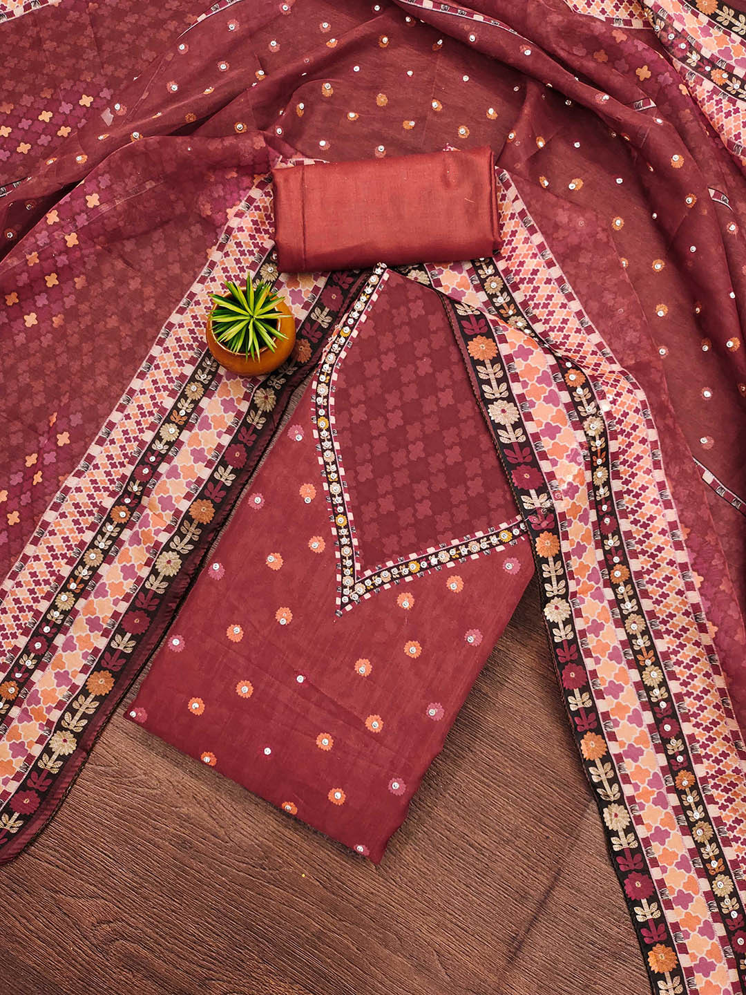 

SHADOW & SAINING Printed Organza Unstitched Dress Material, Red