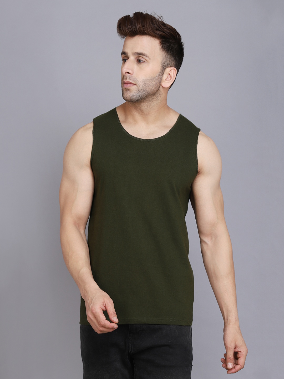 

WOOSTRO Men Solid Round Neck Cotton Slim Fit T-shirt, Olive