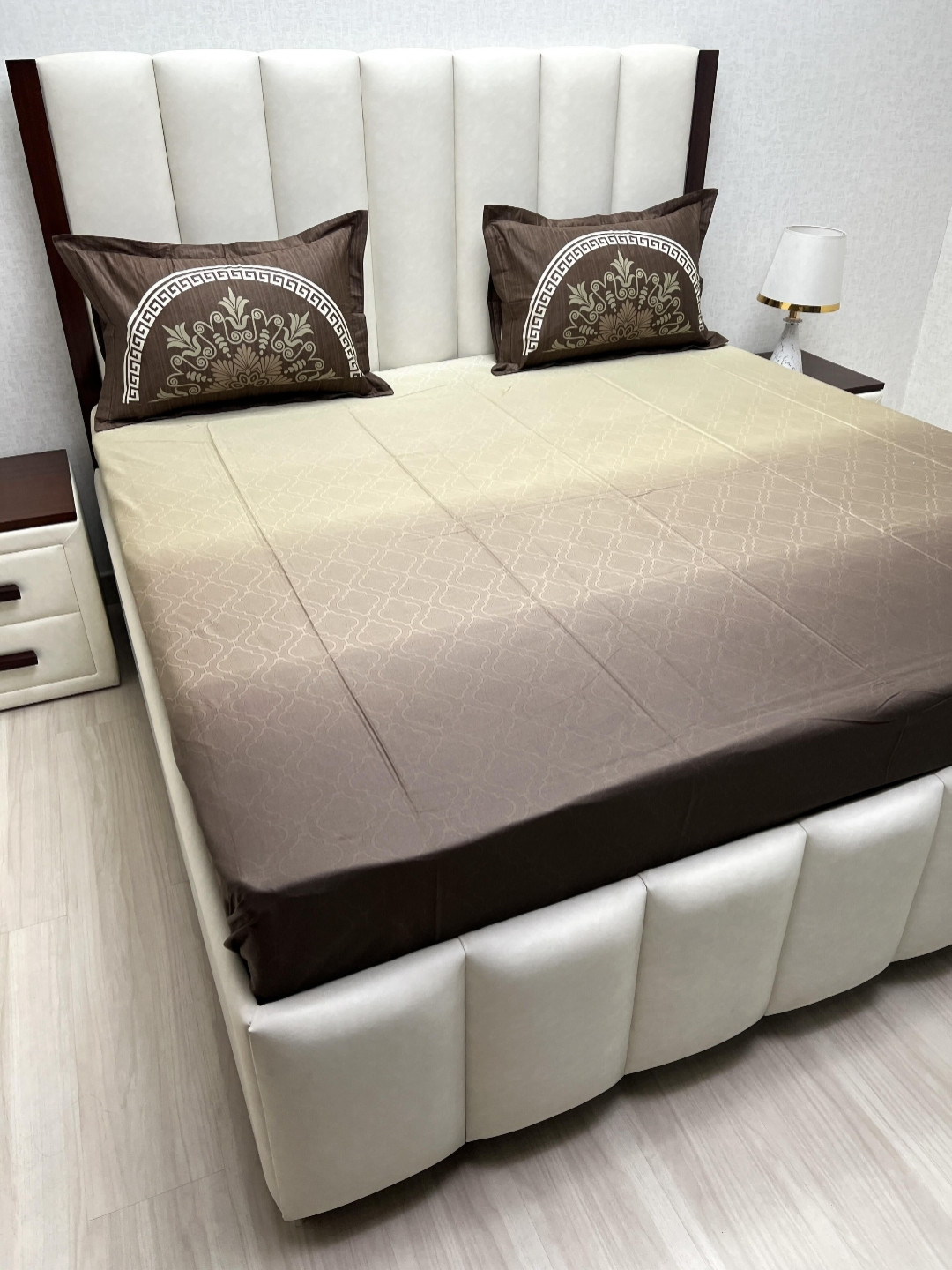 

Pure Decor Royal Majestic Brown Printed Pure Cotton 600 TC King Bedsheet Set 2.74m x 2.74m