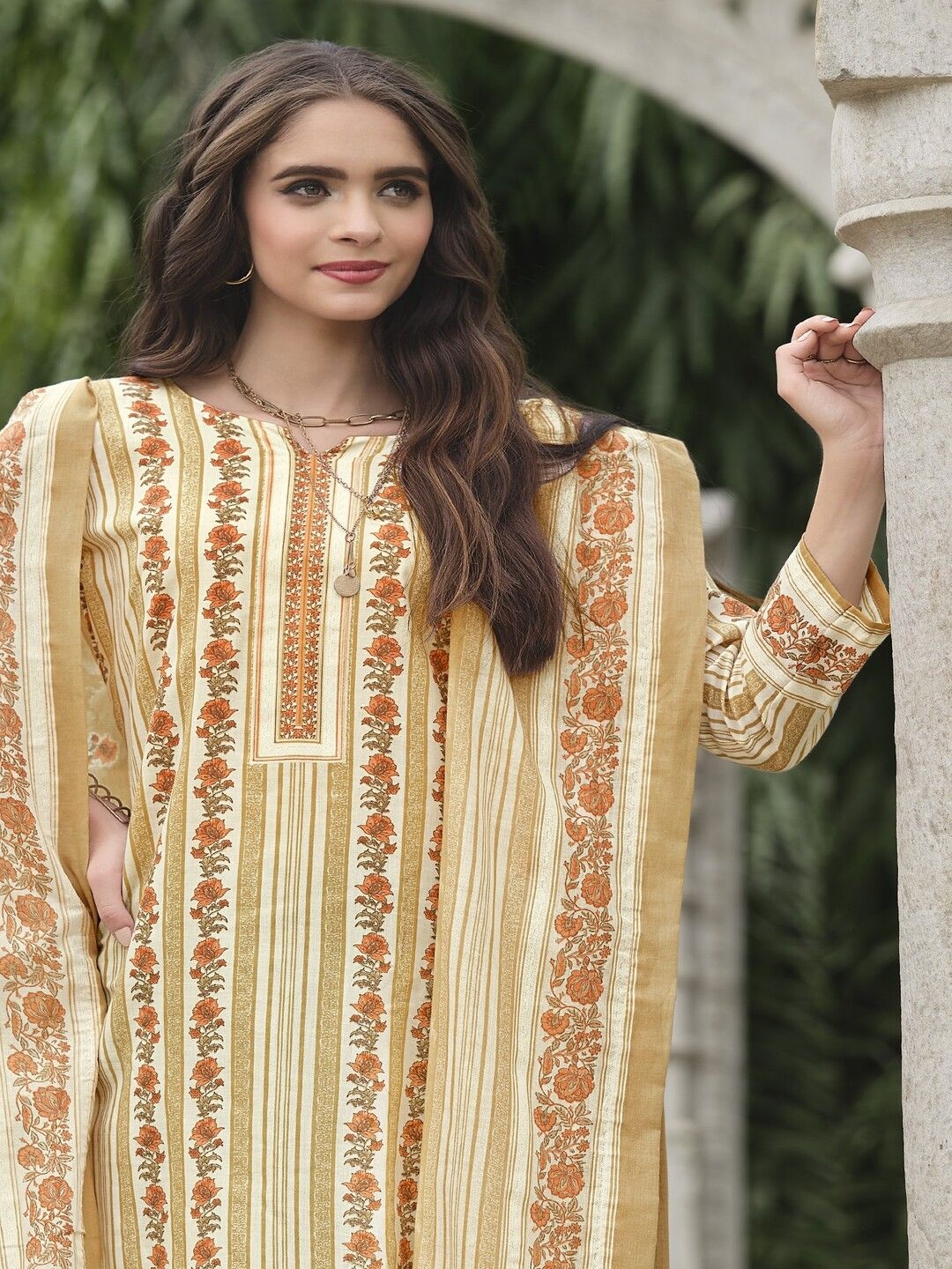 

DRAVINAM Trends Floral Printed Pure Cotton Unstitched Dress Material, Beige