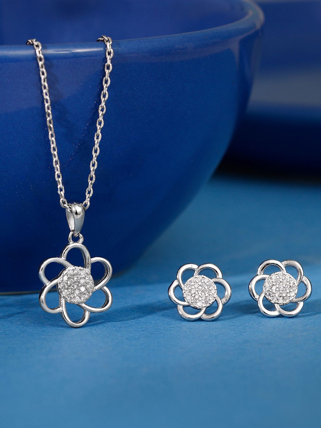 

GIVA 925 Sterling Silver Rhodium-Plated Cubic Zirconia Studded Floral Moment Set