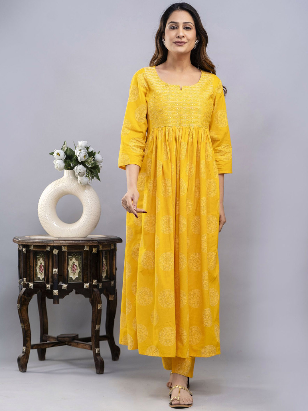 

POSHART FASHION AS UNIQUE AS YOU ARE Printed Pure Cotton Kurta With Trousers & Dupatta, Yellow