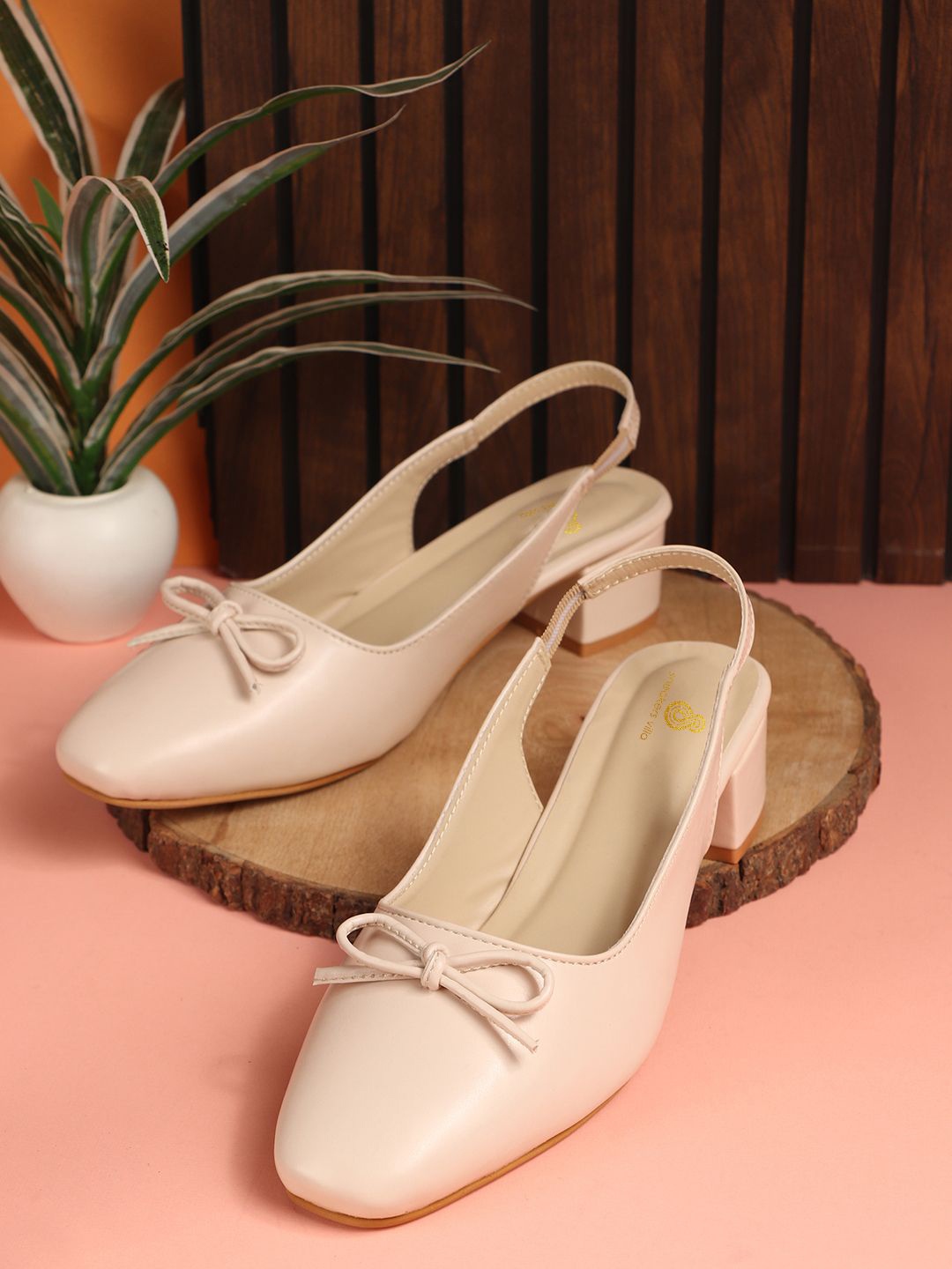 

sneakers villa Women Block Mules, Cream