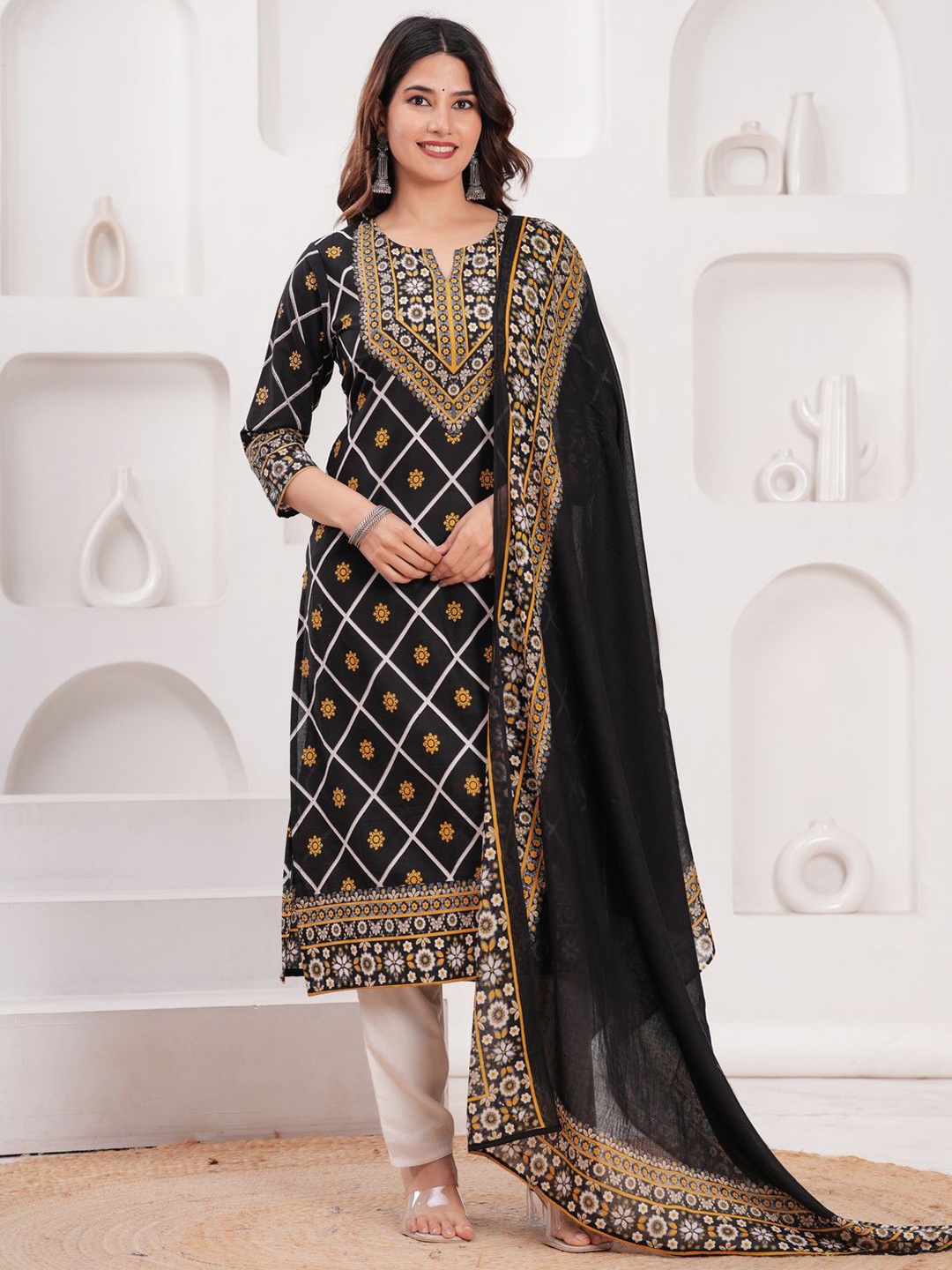 

Sarai Women Black Printed Cotton Kurta with Dupatta