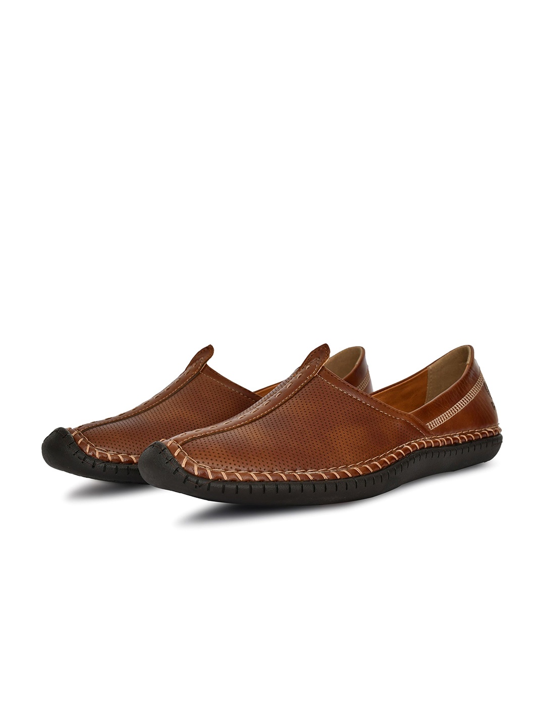 

Big Boon Men Textured Mojaris, Beige