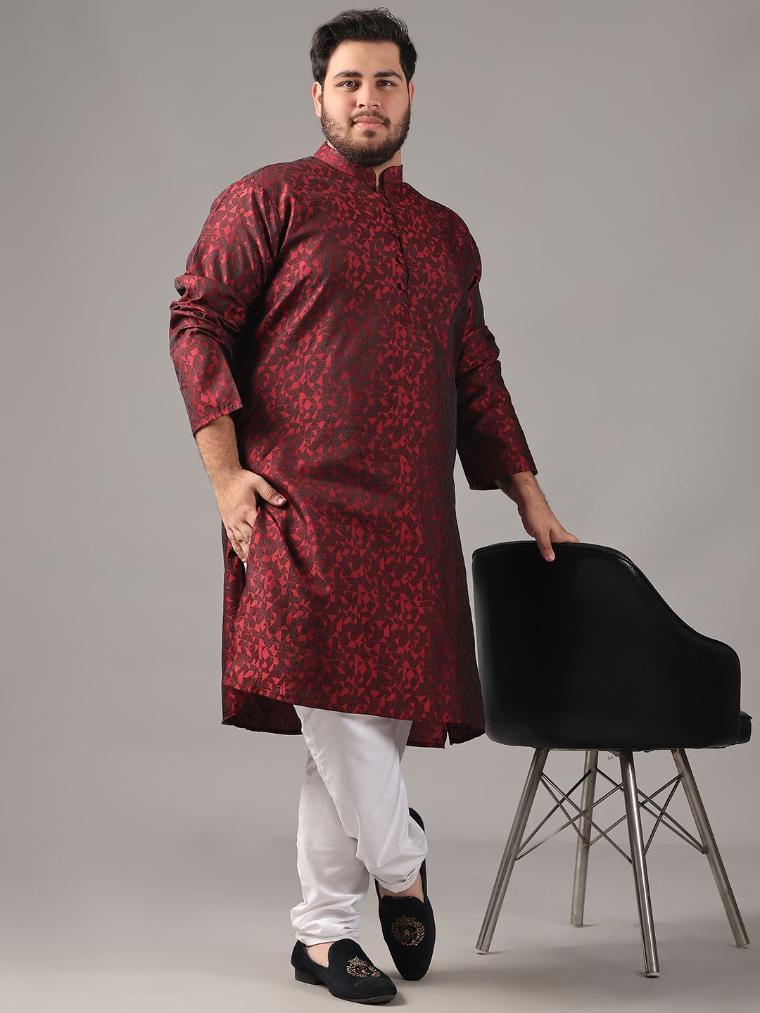 

SOJANYA PLUS Plus Size Men Geometric Woven Design Straight Kurta With Pyjamas, Maroon