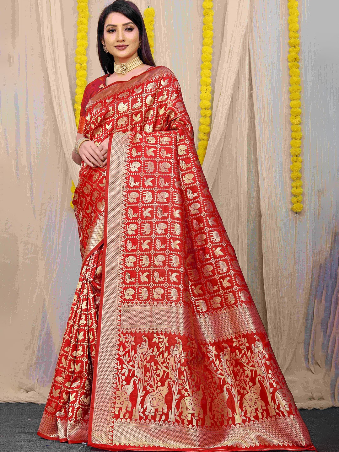 

amirat Ethnic Motifs Woven Design Zari Pure Silk Banarasi Saree, Red