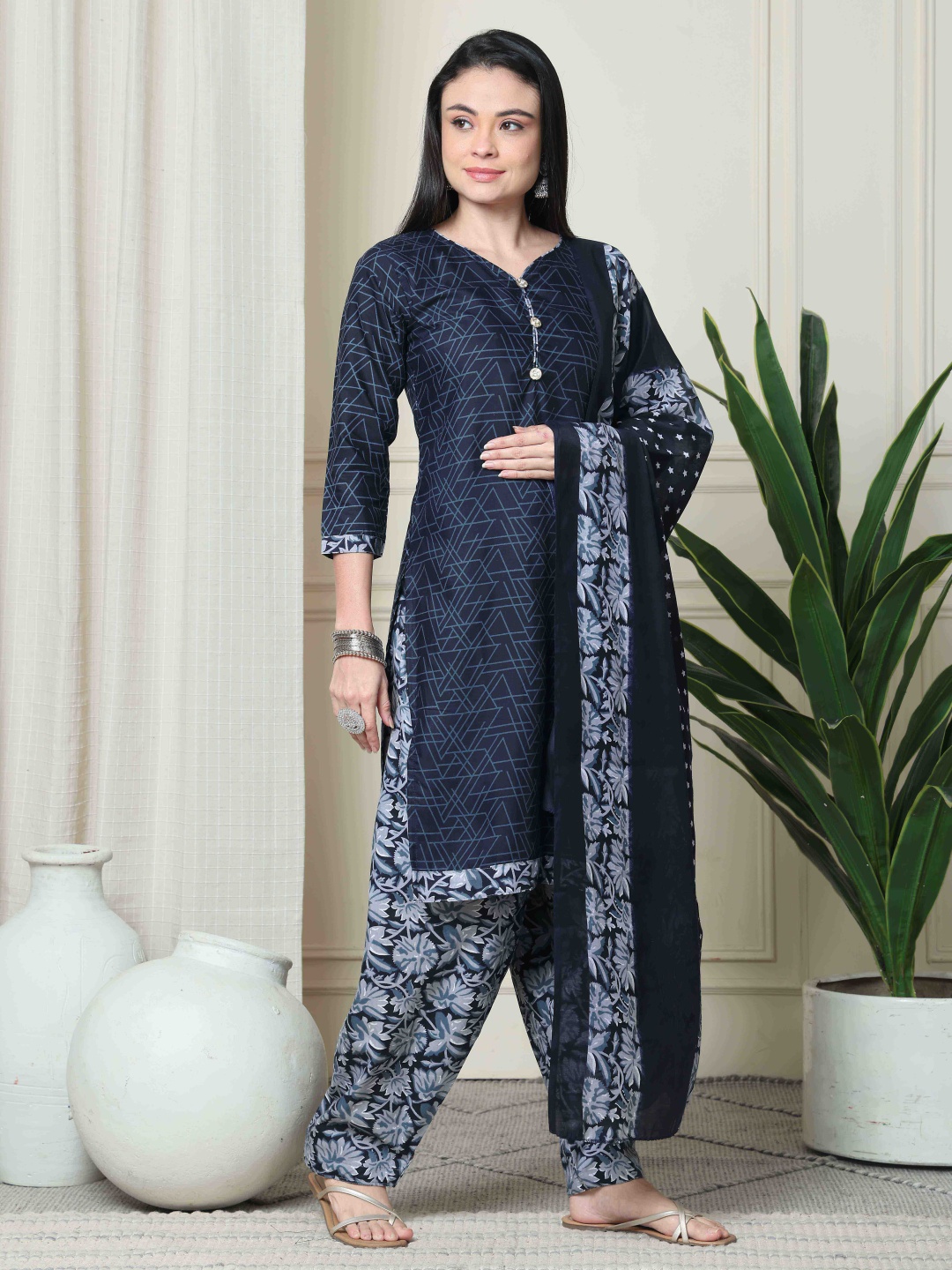 

Rajnandini Geometric Printed V-Neck Straight Kurta With Salwar & Dupatta, Blue