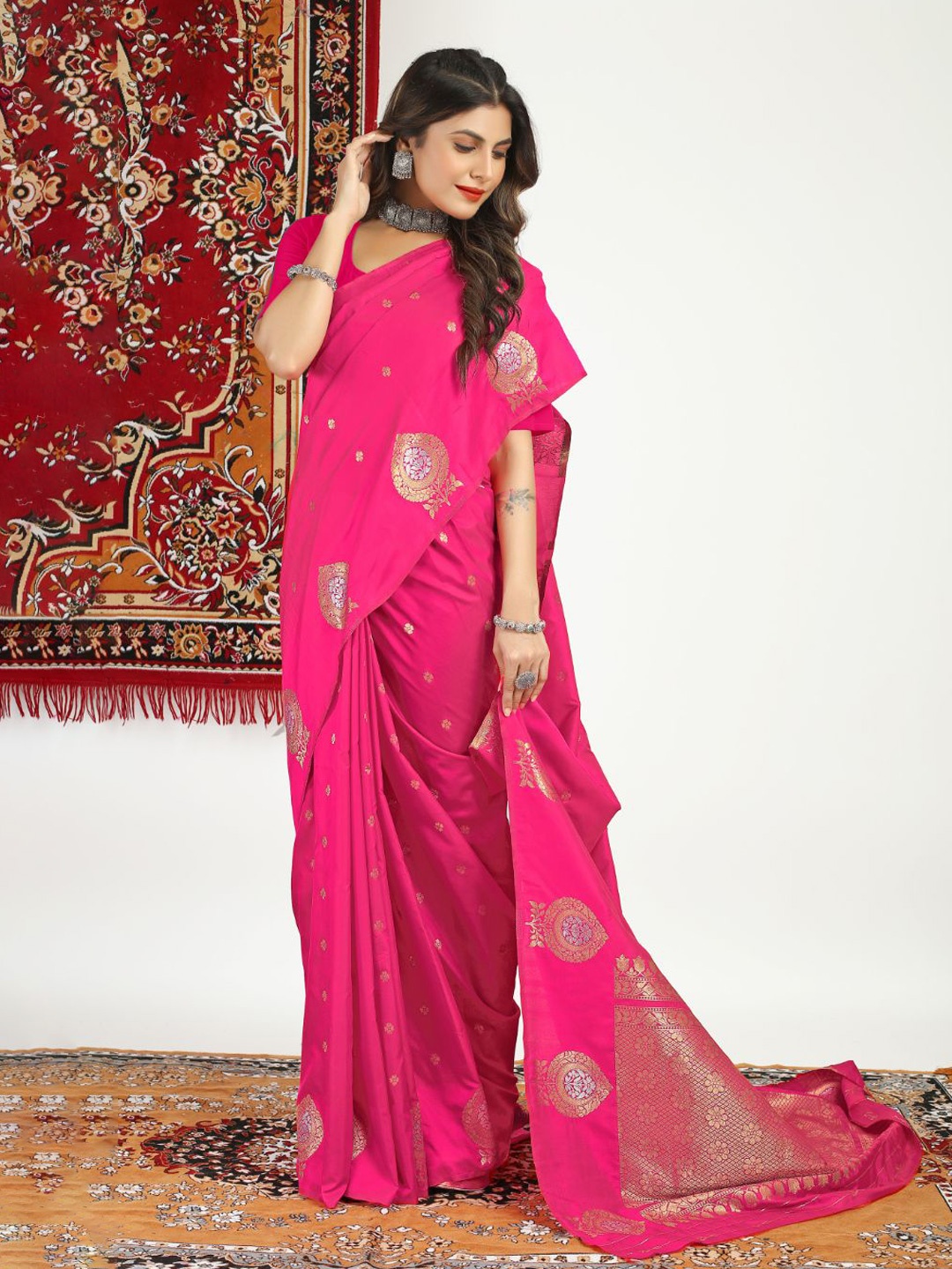 

amirat Woven Design Zari Pure Silk Banarasi Saree, Pink