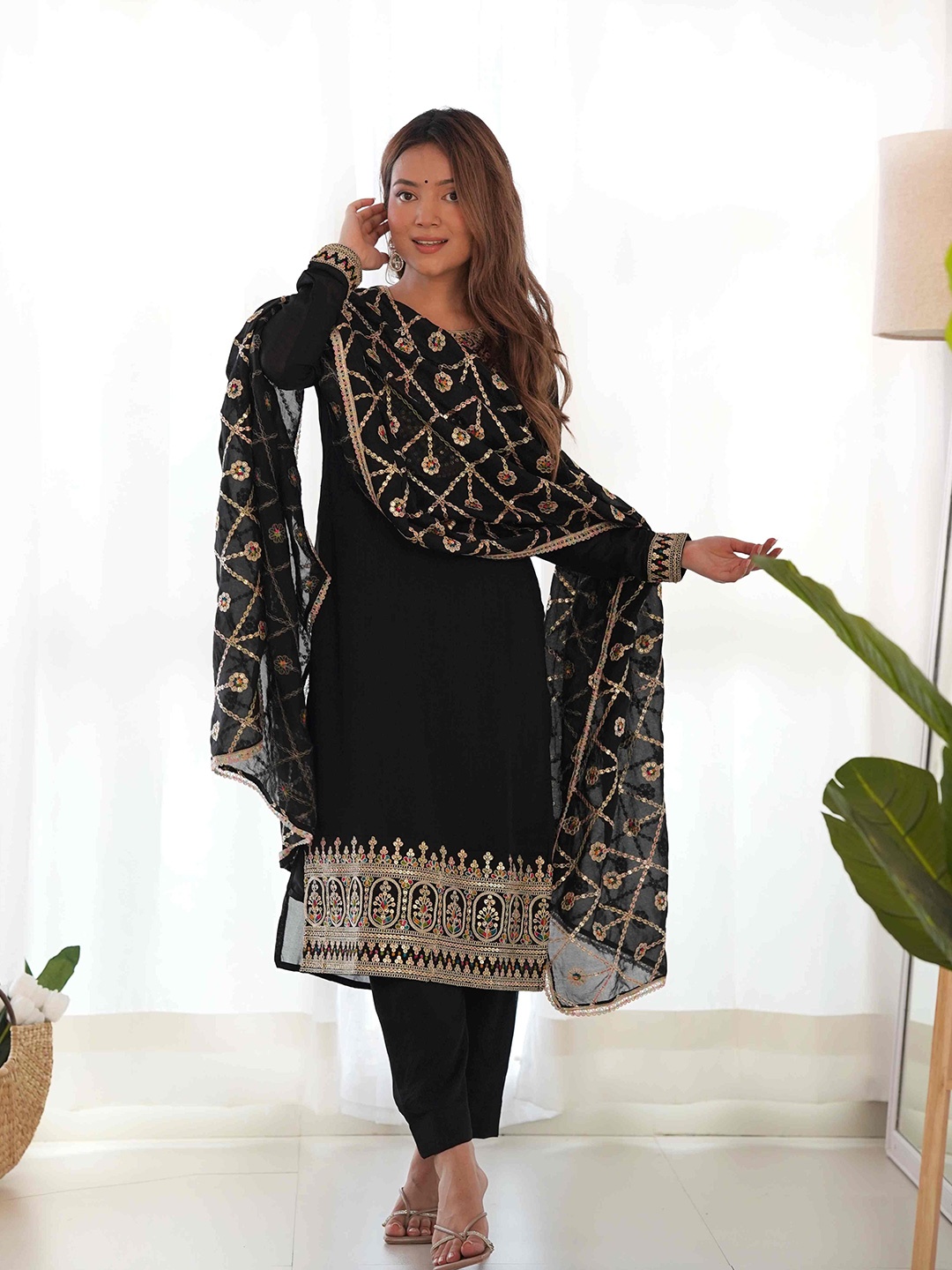 

LABELKBBRAND Ethnic Motifs Embroidered Sequinned Straight Kurta With Trouser & Dupatta, Black