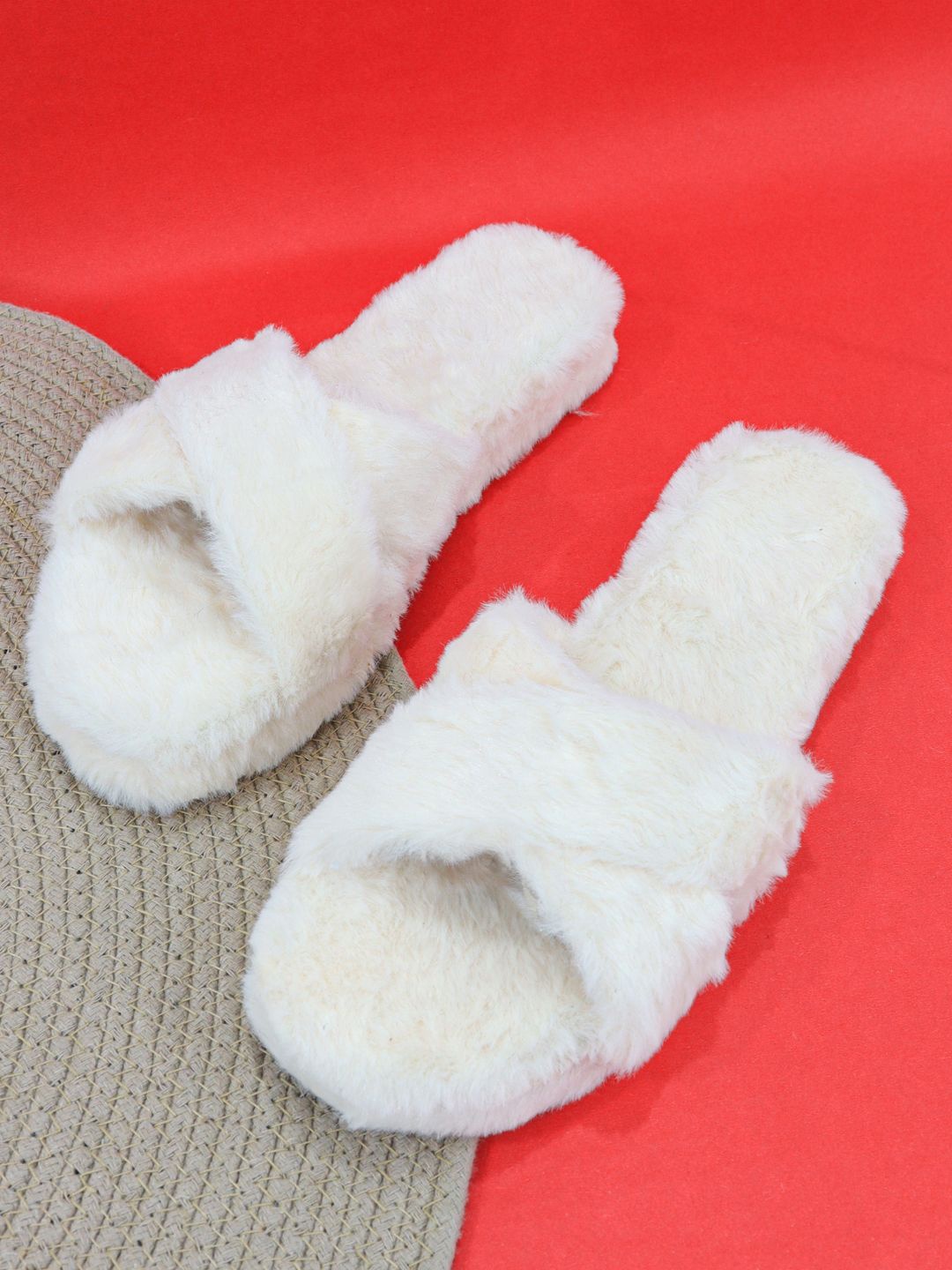 

Krelin Women Room Slippers, Cream